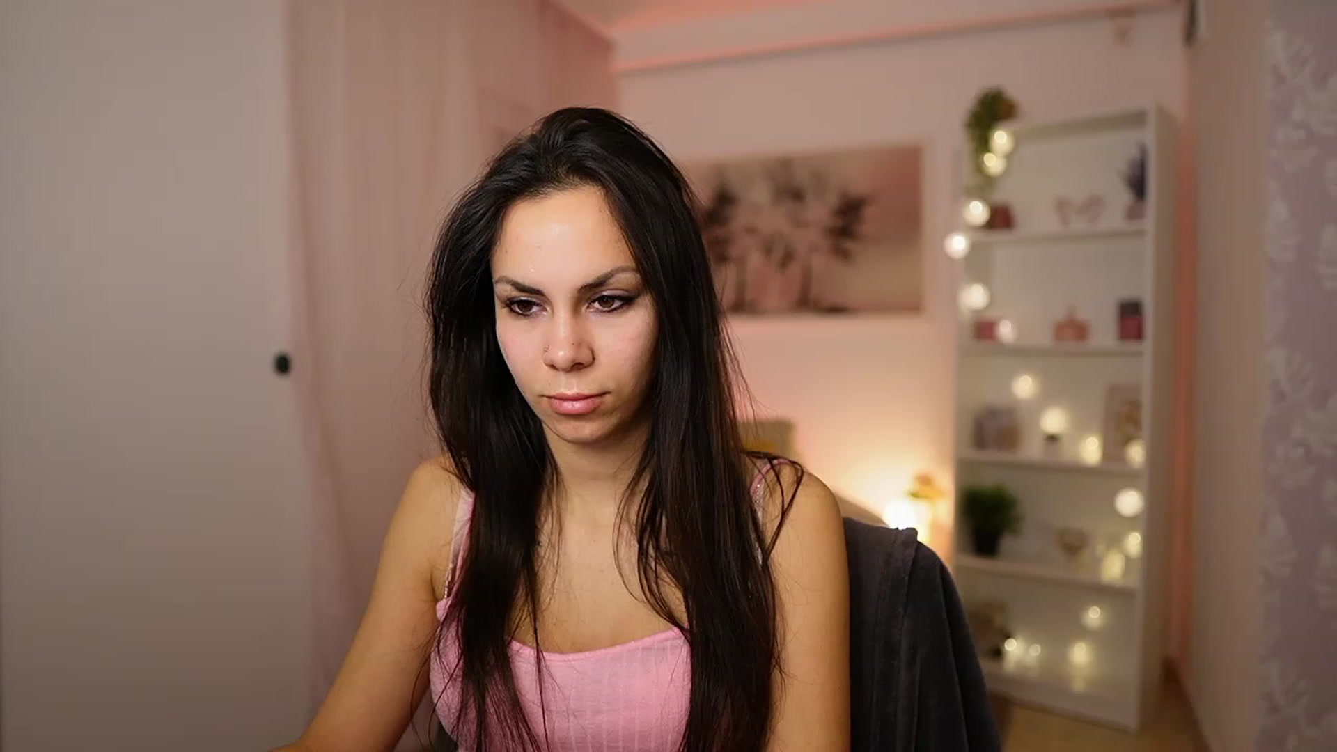 Gallery image thumbnail from Kyra_Angel's myfreecams stream on, 01/31/2024, 22:48 image 4 of 20
