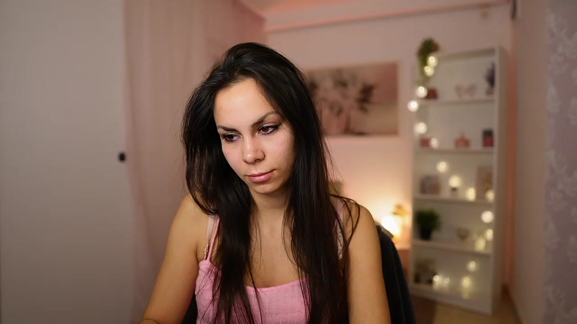 Gallery image thumbnail from Kyra_Angel's myfreecams stream on, 01/31/2024, 22:48 image 1 of 20
