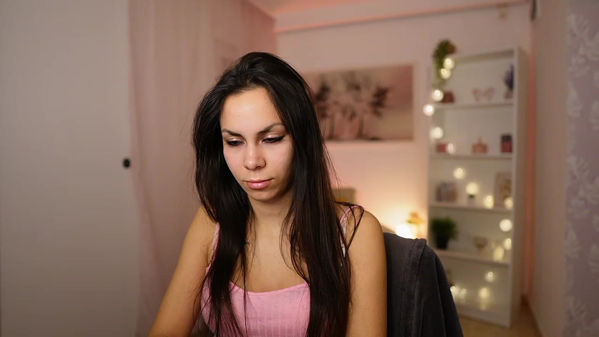 Gallery image thumbnail from Kyra_Angel's myfreecams stream on, 01/31/2024, 22:48 image 5 of 20