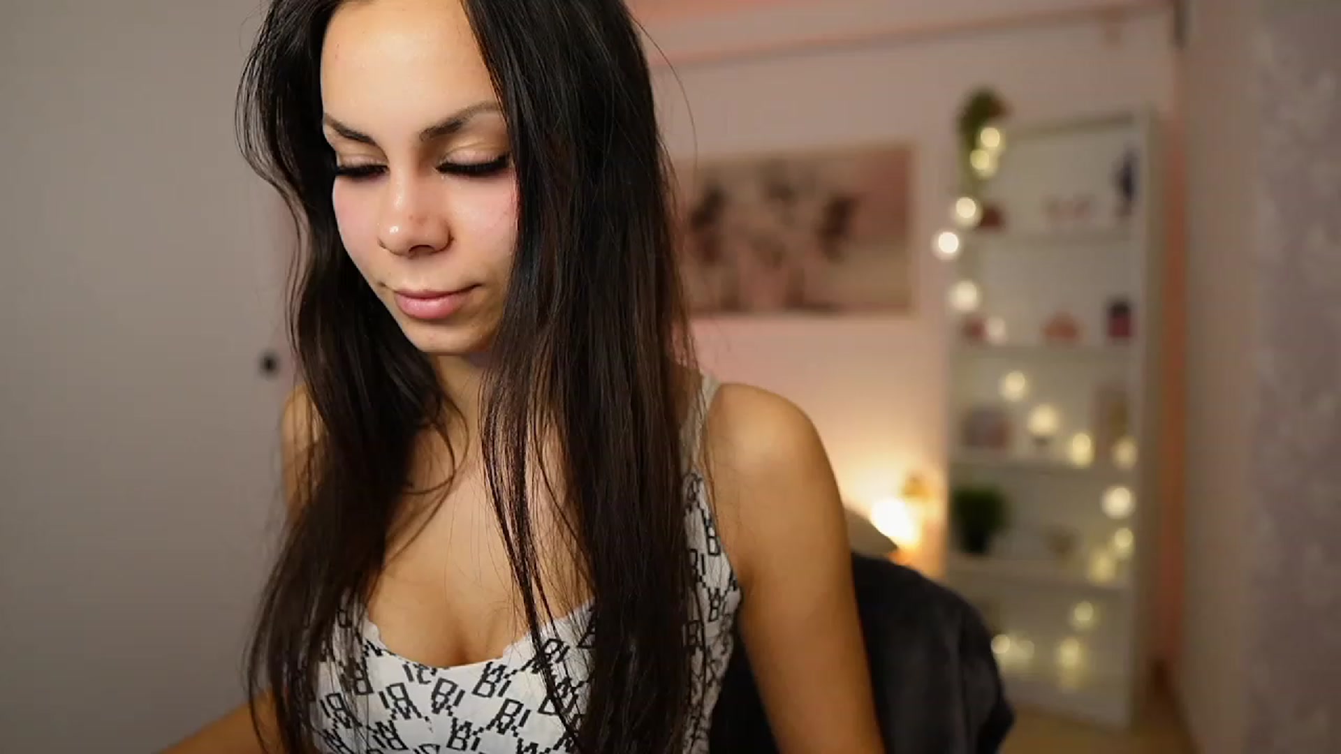Gallery image thumbnail from Kyra_Angel's myfreecams stream on, 02/01/2024, 20:08 image 20 of 20