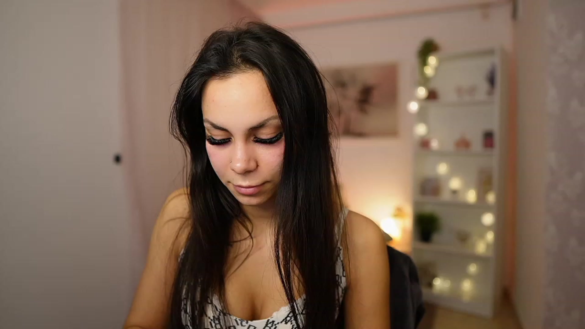 Gallery image thumbnail from Kyra_Angel's myfreecams stream on, 02/01/2024, 20:08 image 8 of 20