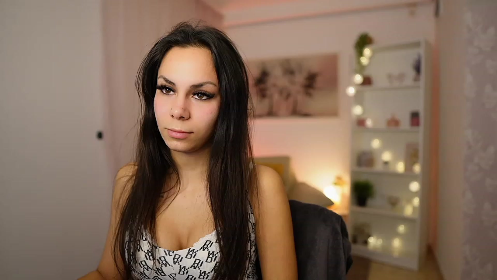 Gallery image thumbnail from Kyra_Angel's myfreecams stream on, 02/01/2024, 20:08 image 3 of 20