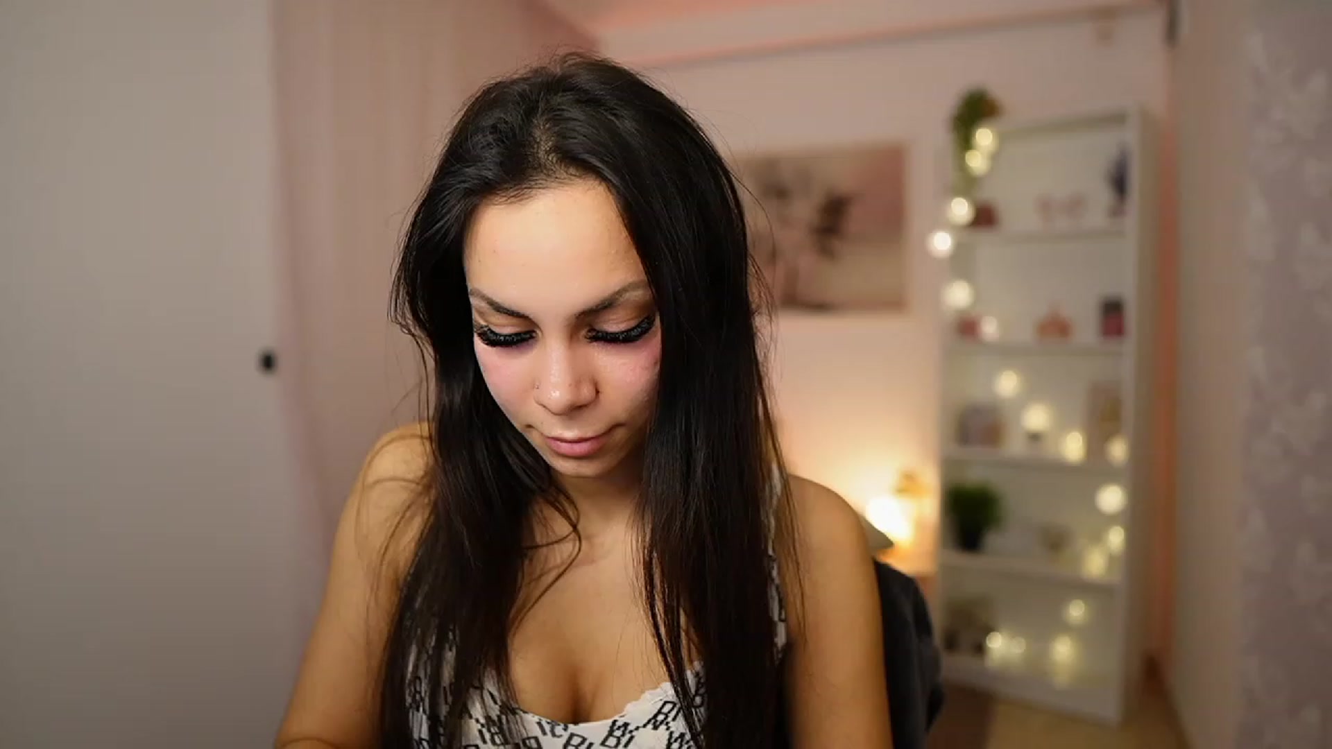 Gallery image thumbnail from Kyra_Angel's myfreecams stream on, 02/01/2024, 20:08 image 5 of 20