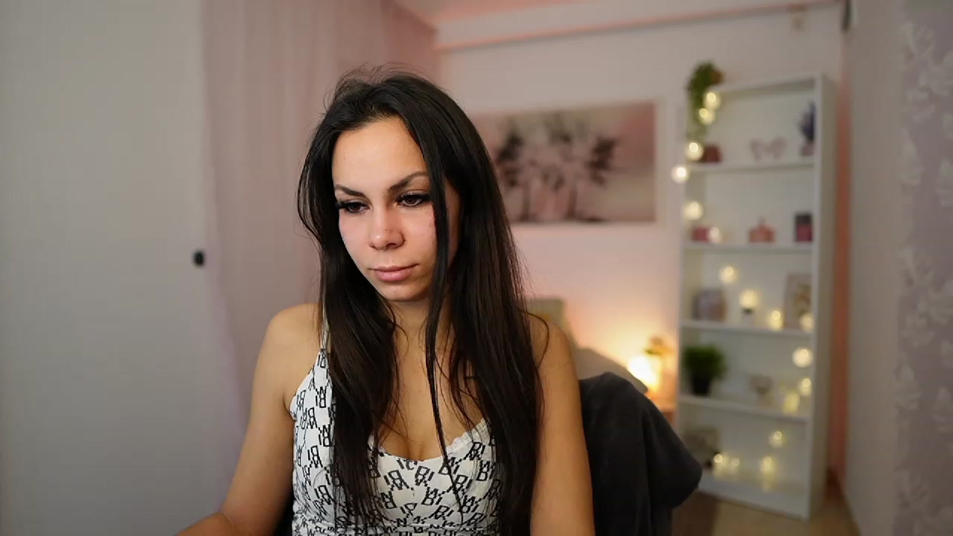 Gallery image thumbnail from Kyra_Angel's myfreecams stream on, 02/01/2024, 21:03 image 19 of 20