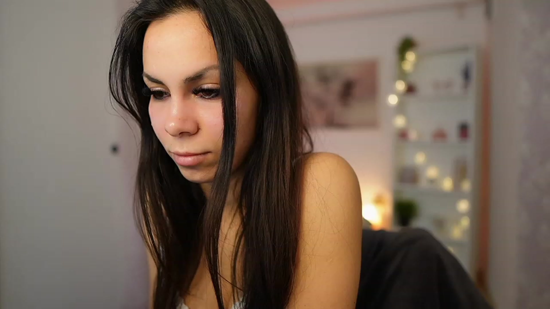 Gallery image thumbnail from Kyra_Angel's myfreecams stream on, 02/01/2024, 21:03 image 10 of 20