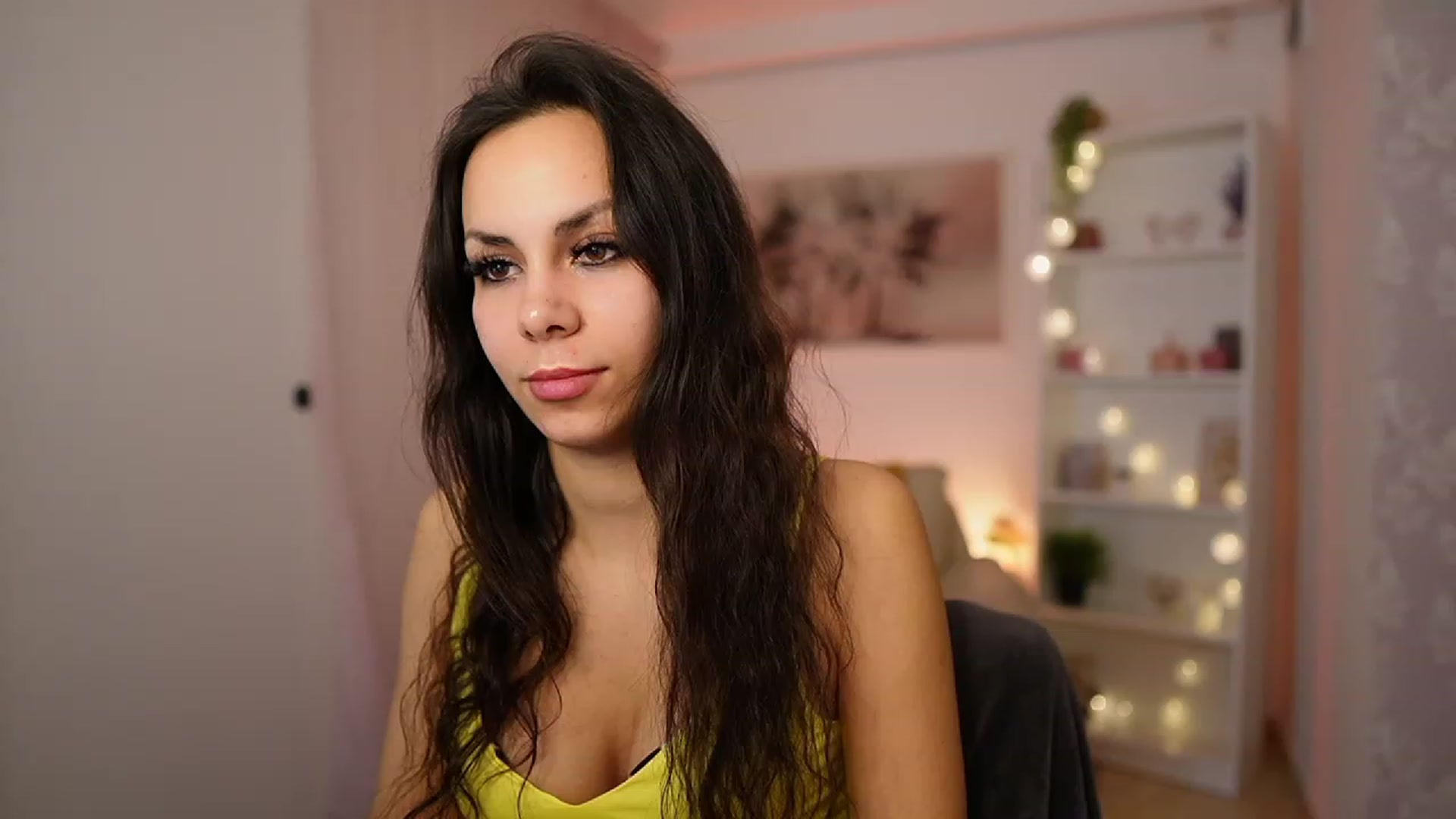 Gallery image thumbnail from Kyra_Angel's myfreecams stream on, 02/06/2024, 22:03 image 20 of 20