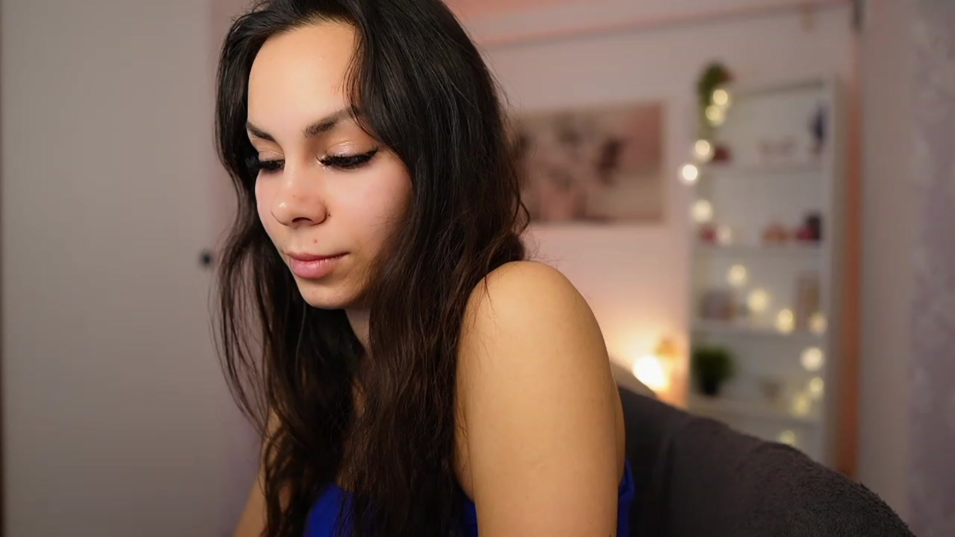 Gallery image thumbnail from Kyra_Angel's myfreecams stream on, 02/07/2024, 19:51 image 15 of 20