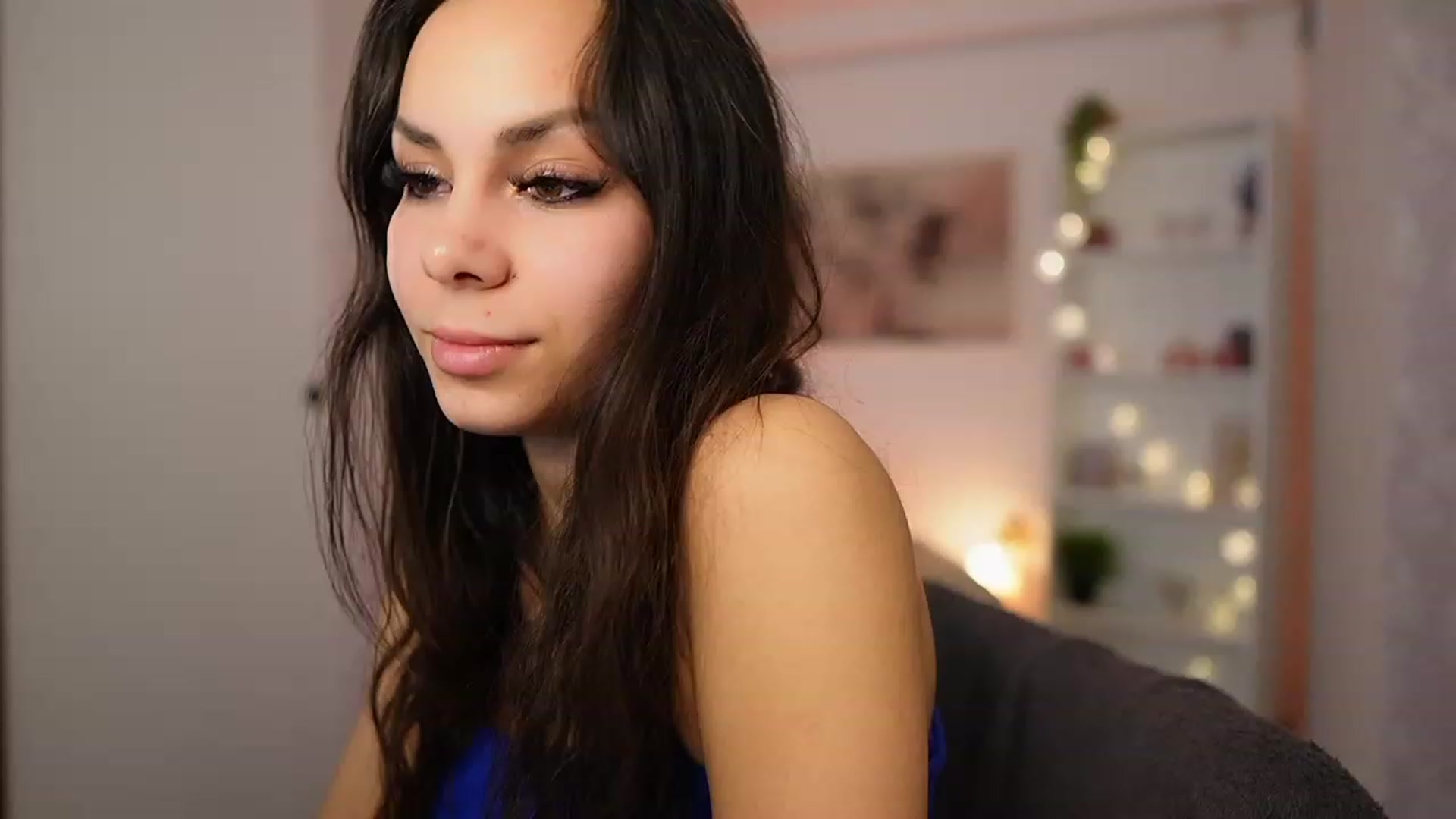 Gallery image thumbnail from Kyra_Angel's myfreecams stream on, 02/07/2024, 19:51 image 16 of 20