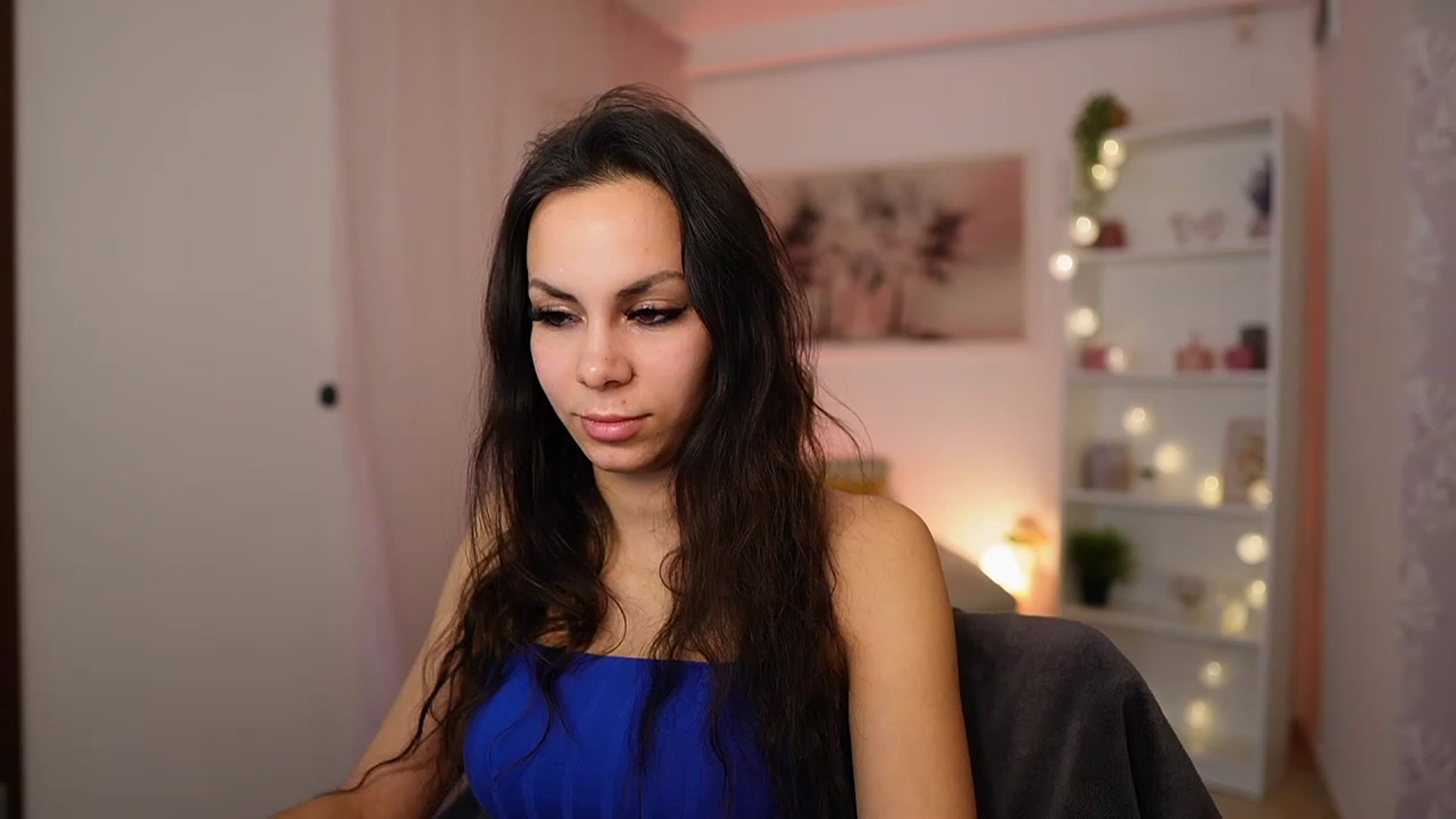 Gallery image thumbnail from Kyra_Angel's myfreecams stream on, 02/07/2024, 21:24 image 9 of 20