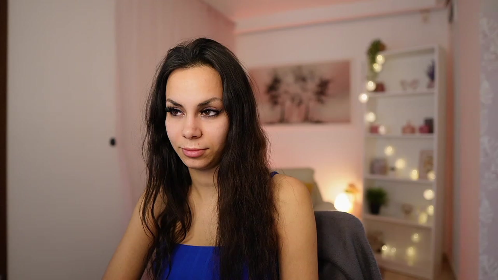 Gallery image thumbnail from Kyra_Angel's myfreecams stream on, 02/07/2024, 23:25 image 8 of 20