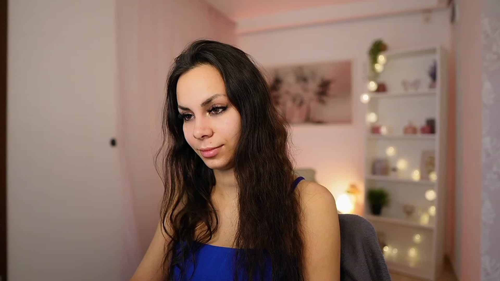 Gallery image thumbnail from Kyra_Angel's myfreecams stream on, 02/07/2024, 23:25 image 14 of 20