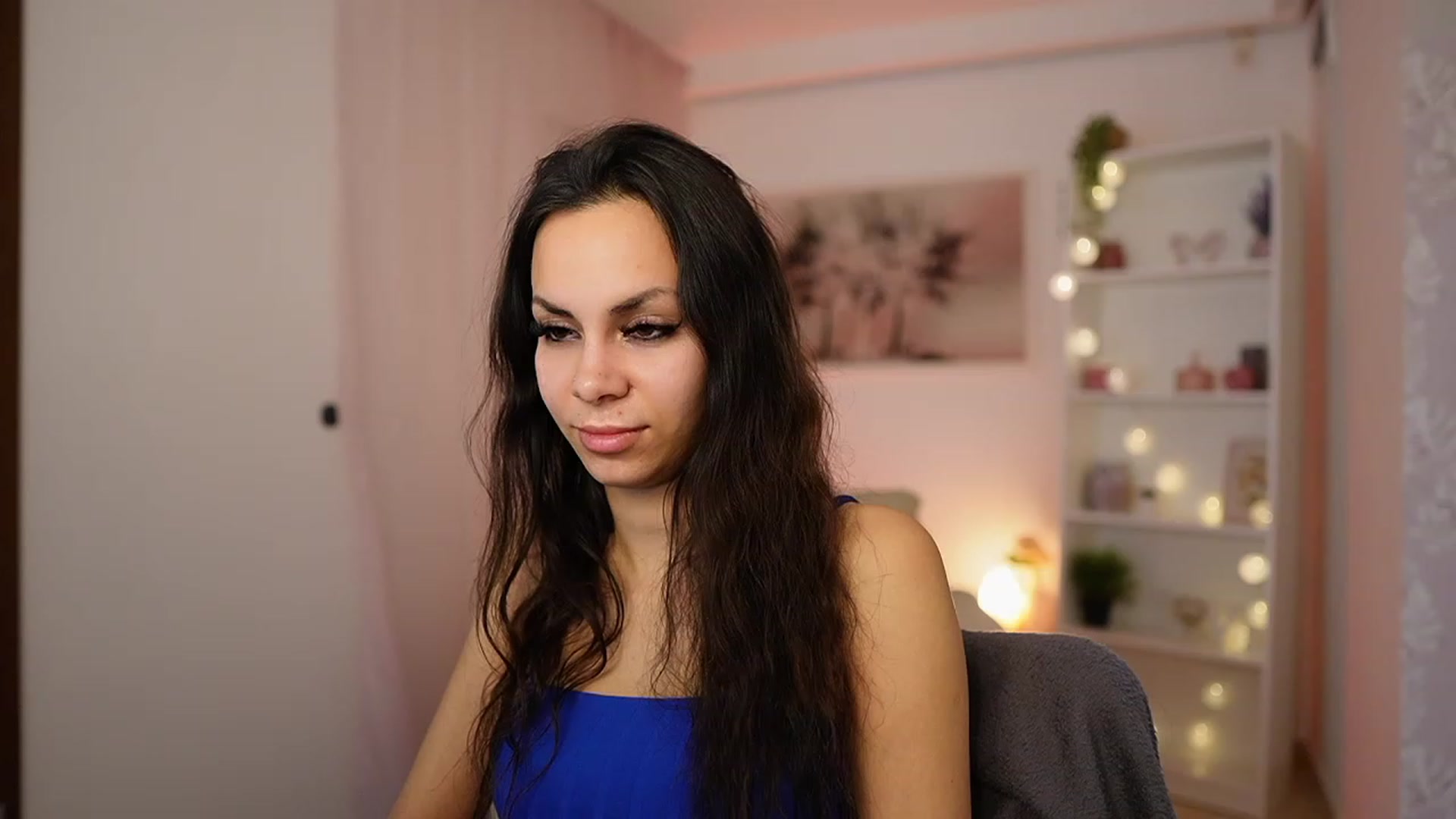 Gallery image thumbnail from Kyra_Angel's myfreecams stream on, 02/07/2024, 23:25 image 19 of 20
