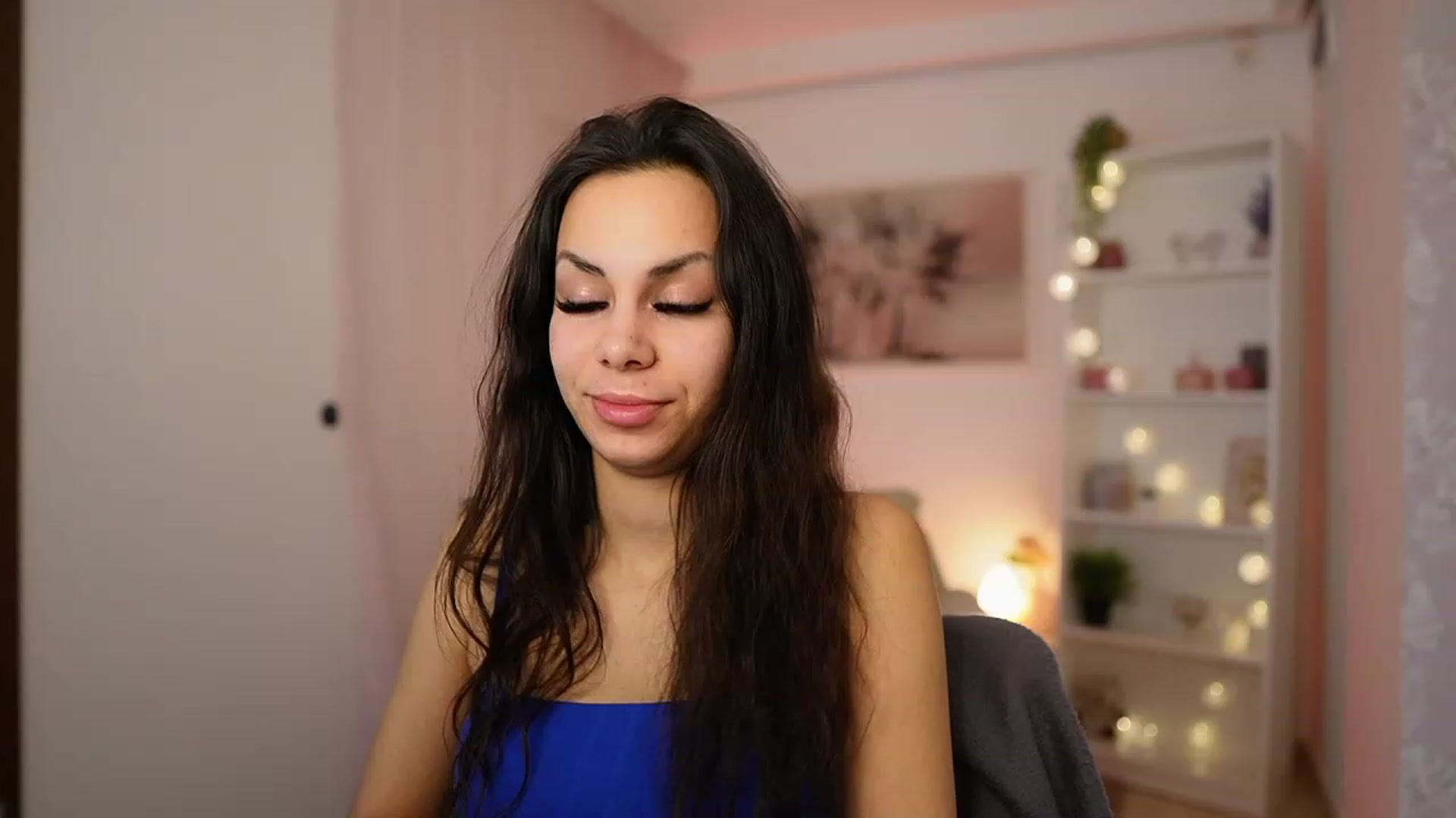 Gallery image thumbnail from Kyra_Angel's myfreecams stream on, 02/07/2024, 23:25 image 6 of 20