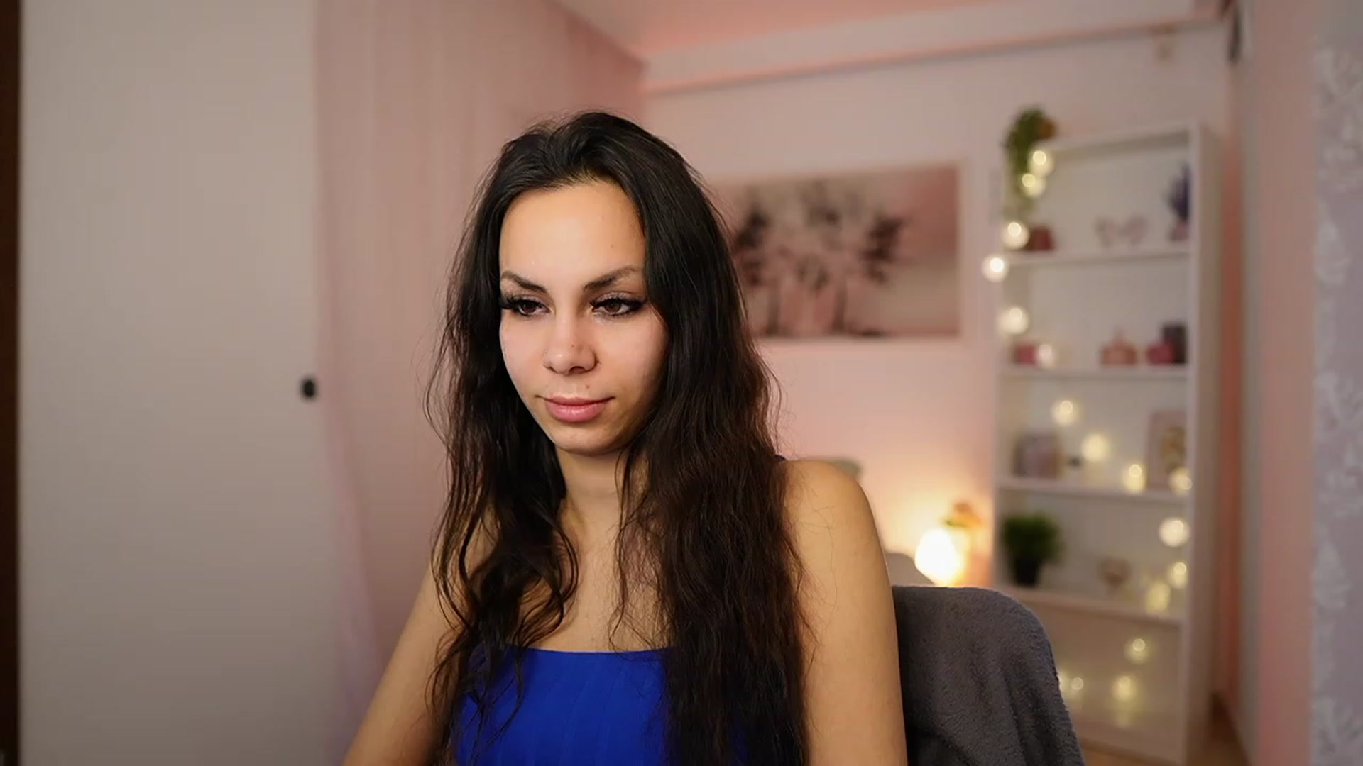 Gallery image thumbnail from Kyra_Angel's myfreecams stream on, 02/07/2024, 23:25 image 16 of 20