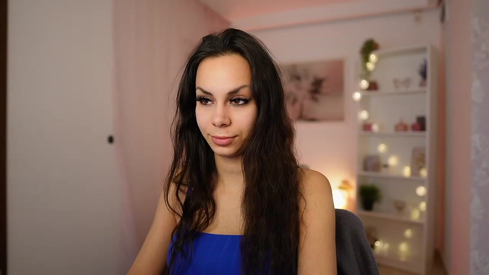 Gallery image thumbnail from Kyra_Angel's myfreecams stream on, 02/07/2024, 23:25 image 3 of 20