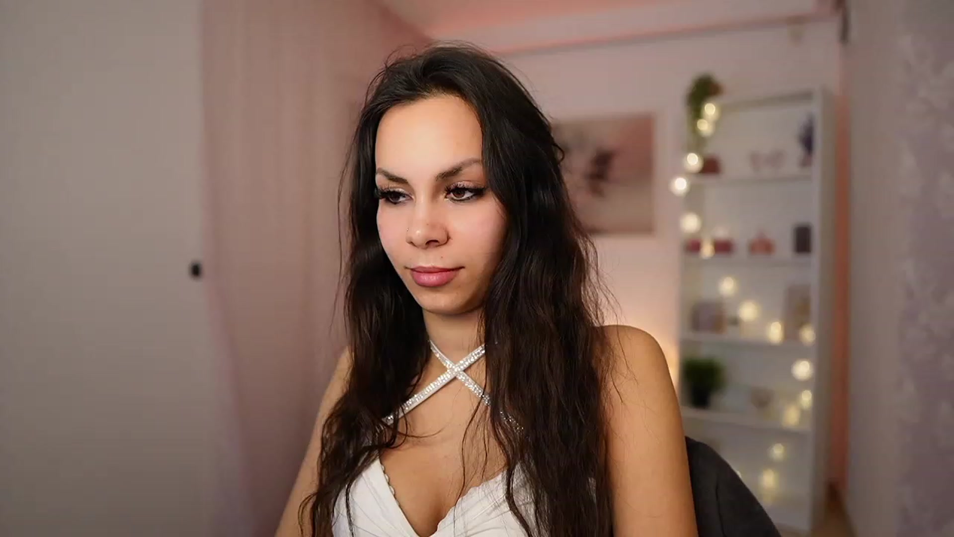 Gallery image thumbnail from Kyra_Angel's myfreecams stream on, 02/08/2024, 21:08 image 8 of 20