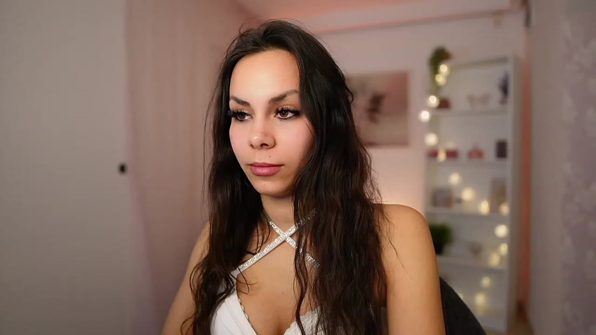 Gallery image thumbnail from Kyra_Angel's myfreecams stream on, 02/08/2024, 21:08 image 9 of 20