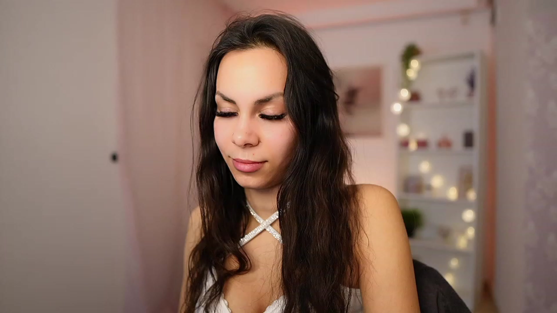 Gallery image thumbnail from Kyra_Angel's myfreecams stream on, 02/08/2024, 21:08 image 14 of 20