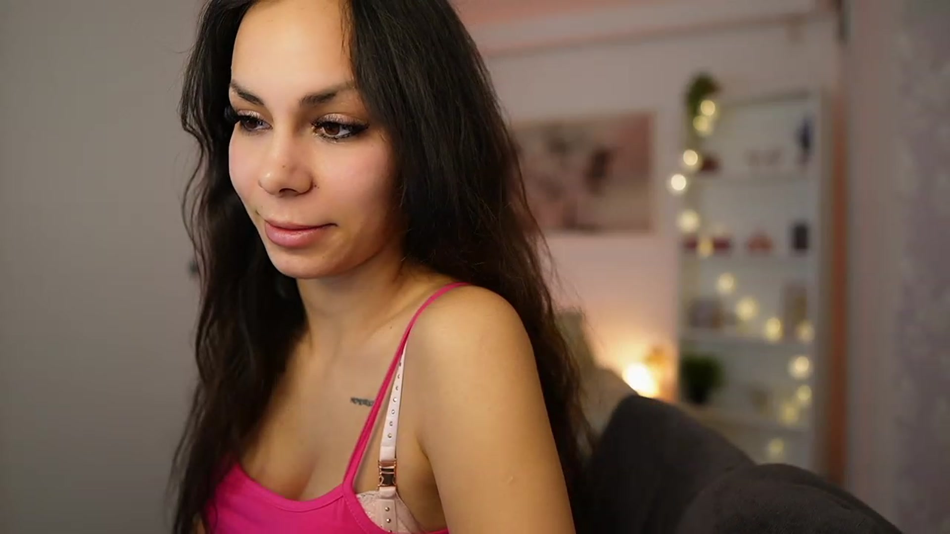 Gallery image thumbnail from Kyra_Angel's myfreecams stream on, 02/11/2024, 20:28 image 20 of 20
