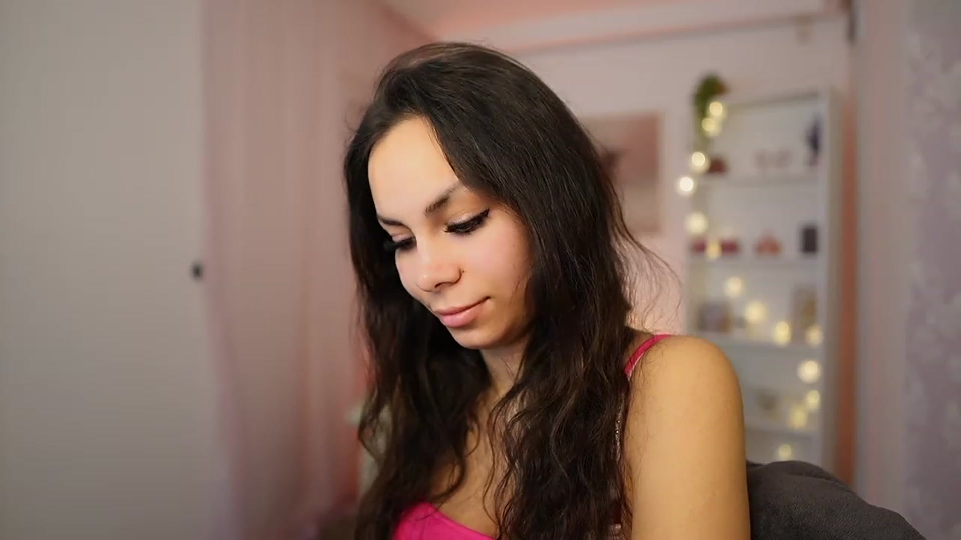 Gallery image thumbnail from Kyra_Angel's myfreecams stream on, 02/11/2024, 20:28 image 9 of 20
