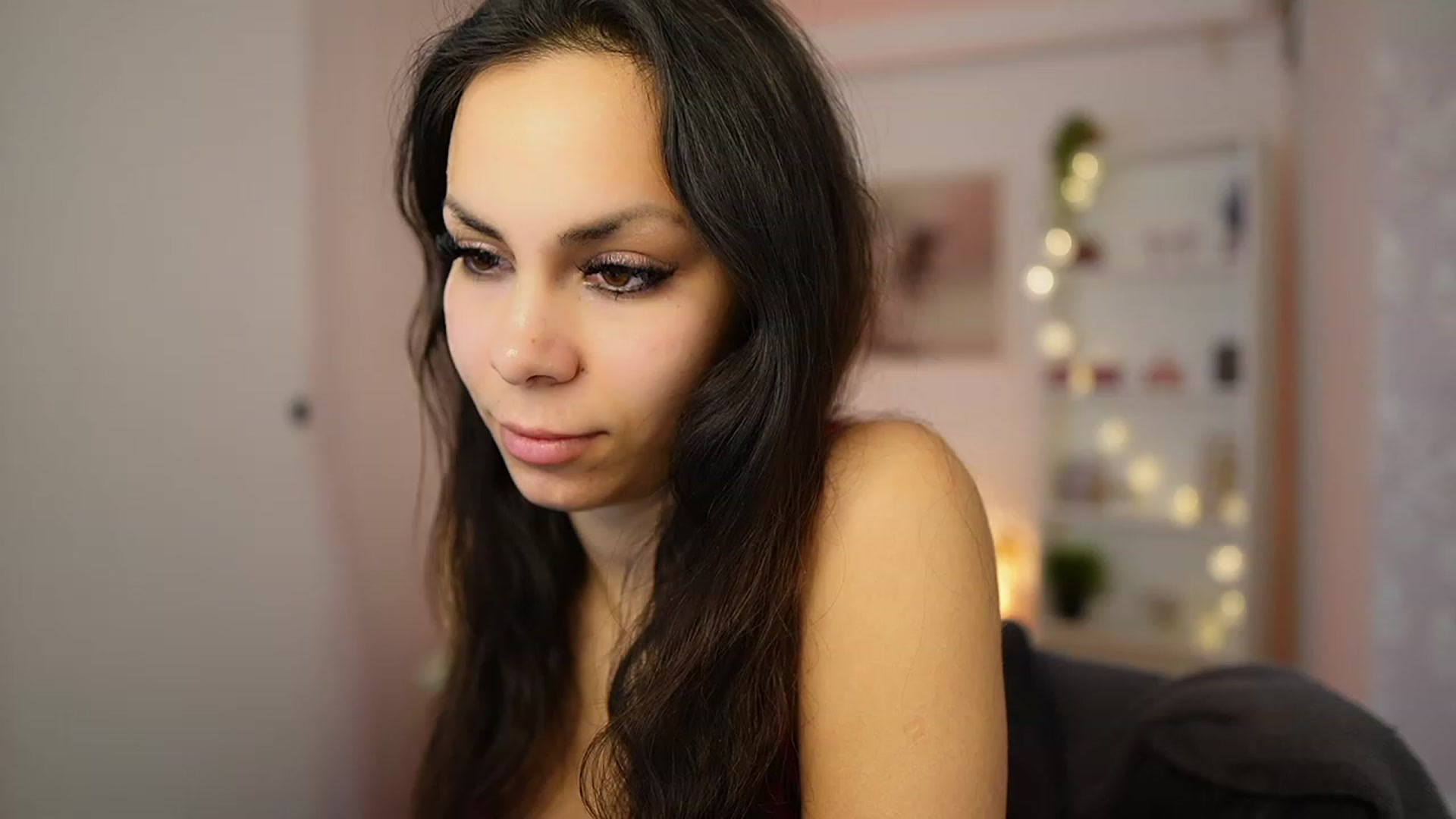 Gallery image thumbnail from Kyra_Angel's myfreecams stream on, 02/11/2024, 23:02 image 17 of 20