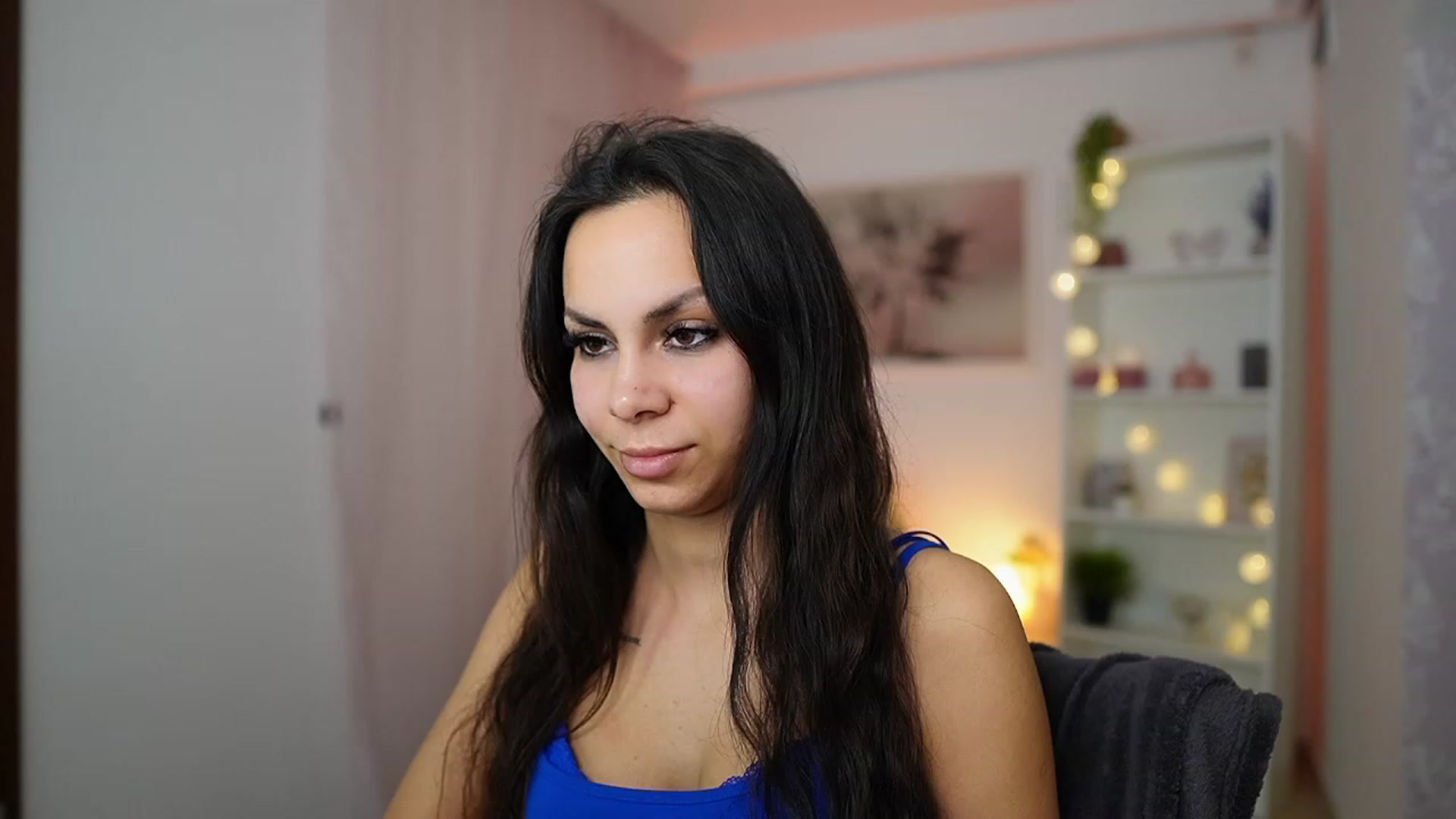 Gallery image thumbnail from Kyra_Angel's myfreecams stream on, 02/13/2024, 20:49 image 13 of 20