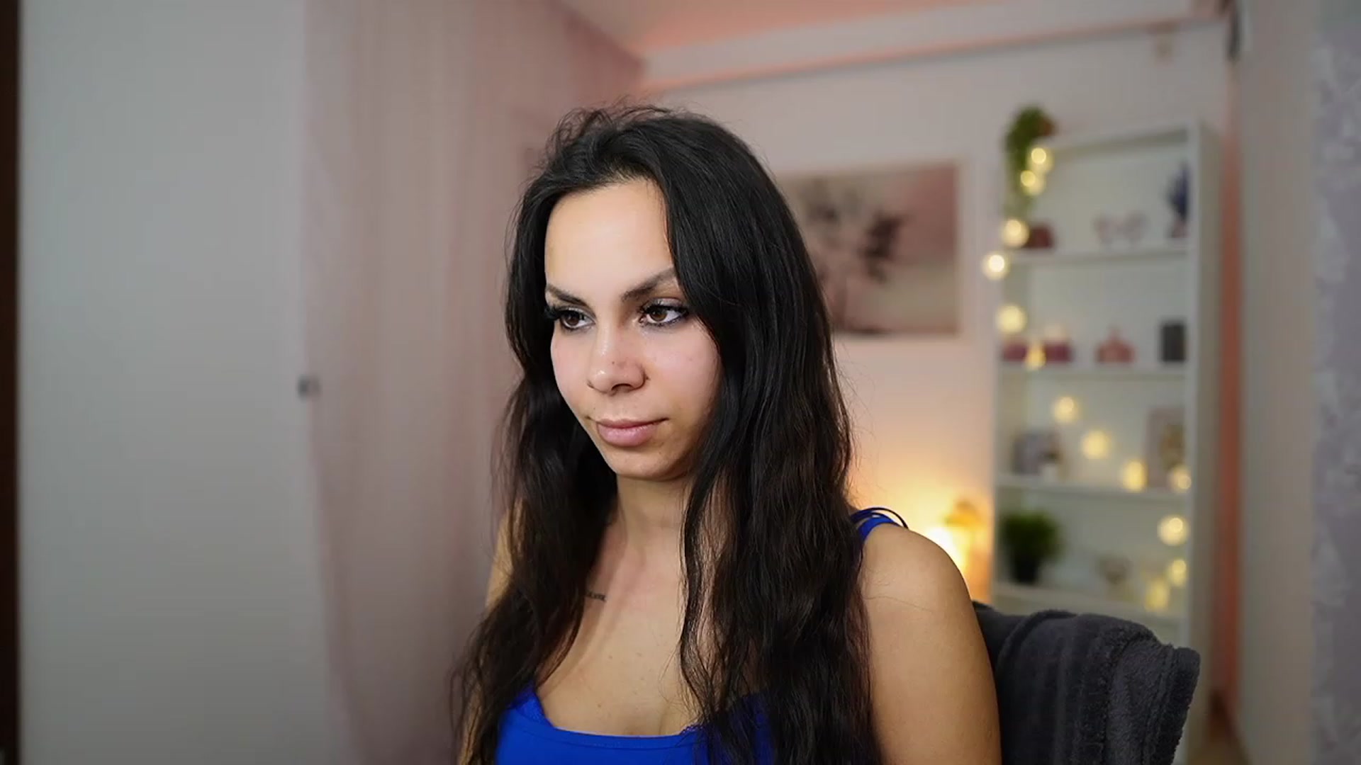 Gallery image thumbnail from Kyra_Angel's myfreecams stream on, 02/13/2024, 20:49 image 14 of 20
