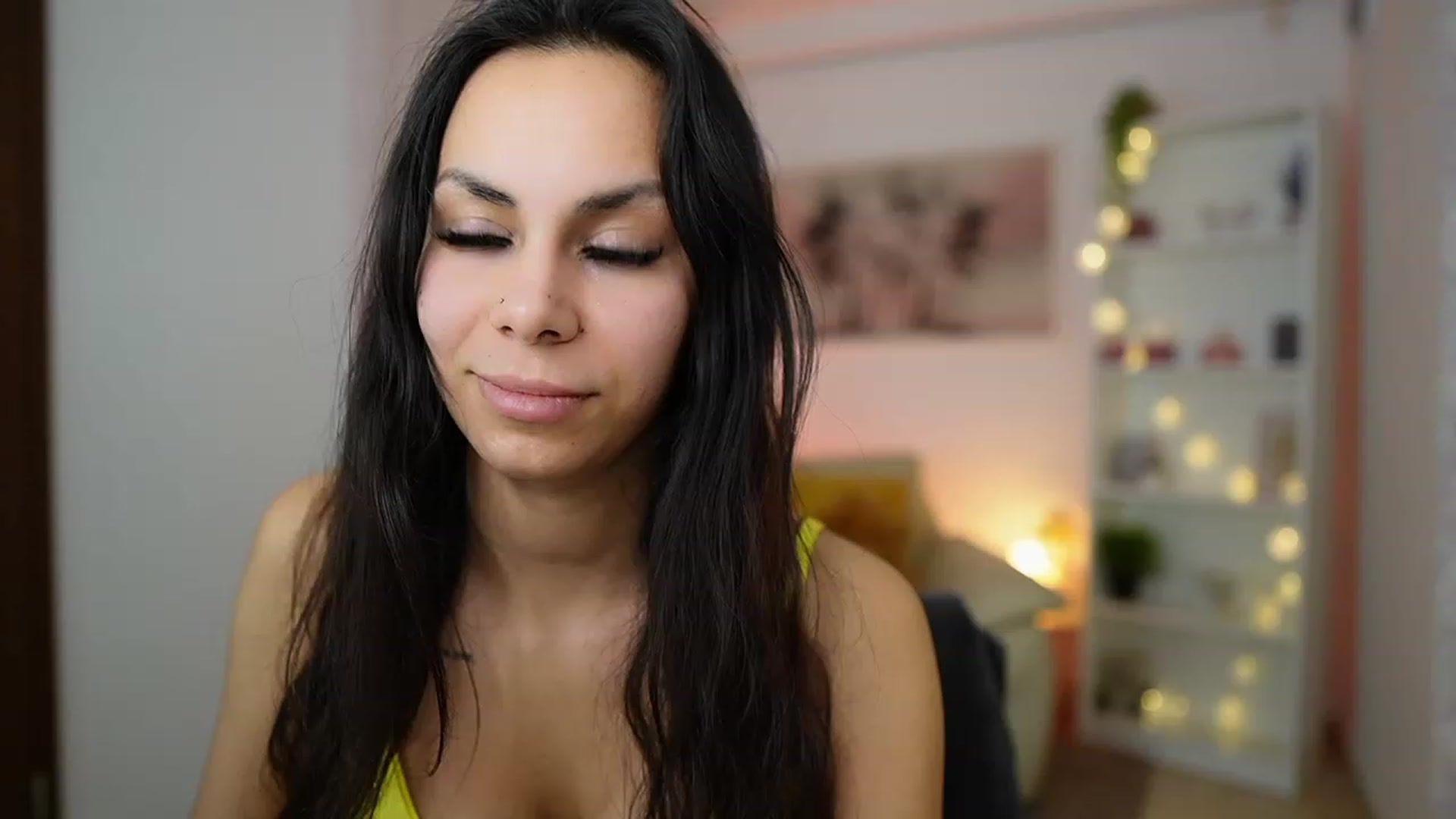 Gallery image thumbnail from Kyra_Angel's myfreecams stream on, 02/14/2024, 21:14 image 9 of 20