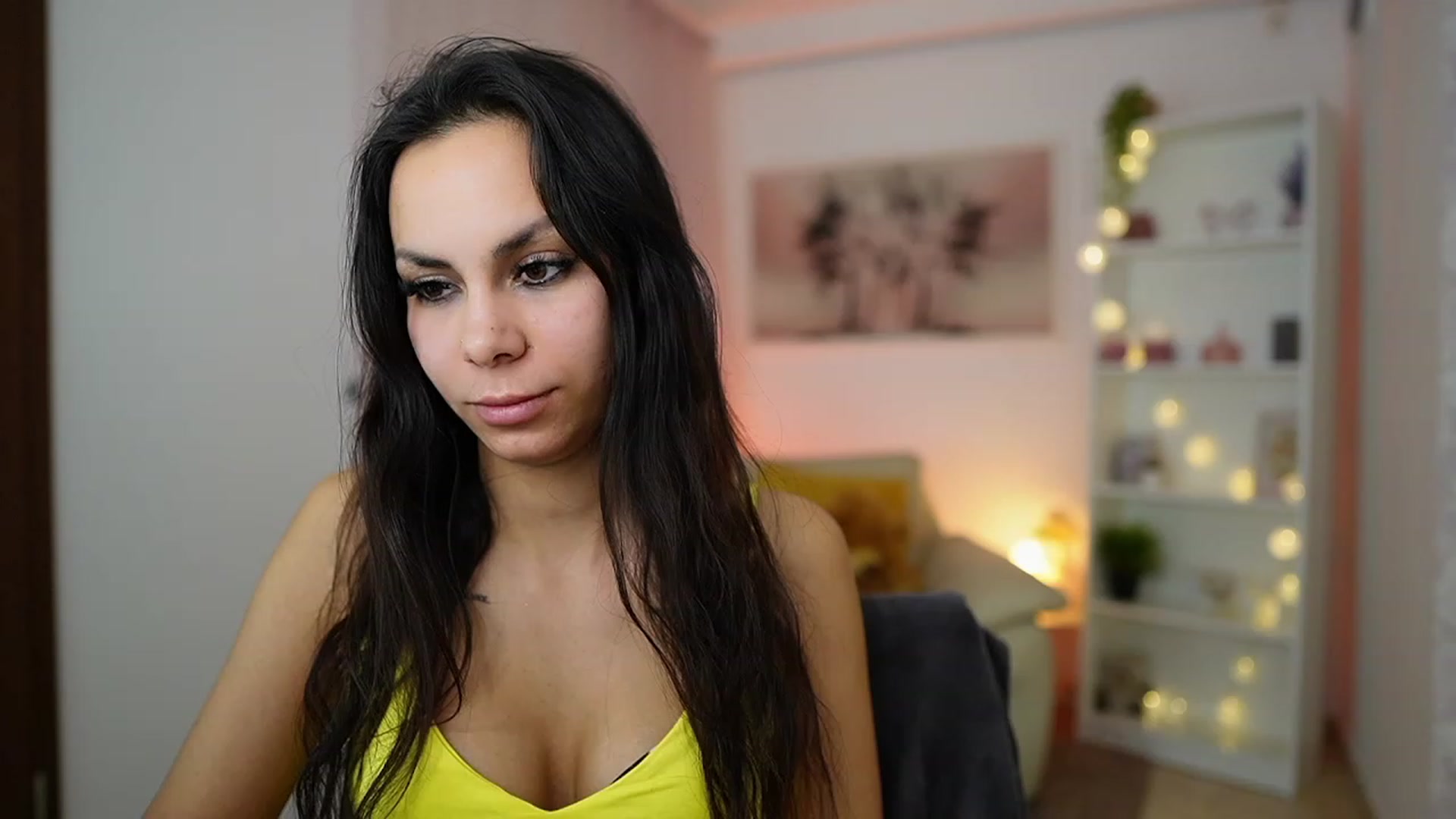 Gallery image thumbnail from Kyra_Angel's myfreecams stream on, 02/14/2024, 21:14 image 6 of 20