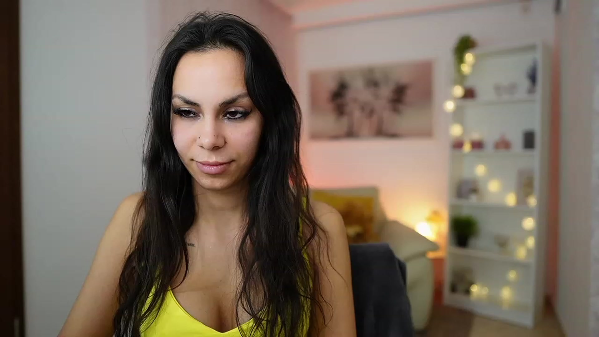 Gallery image thumbnail from Kyra_Angel's myfreecams stream on, 02/14/2024, 21:14 image 5 of 20