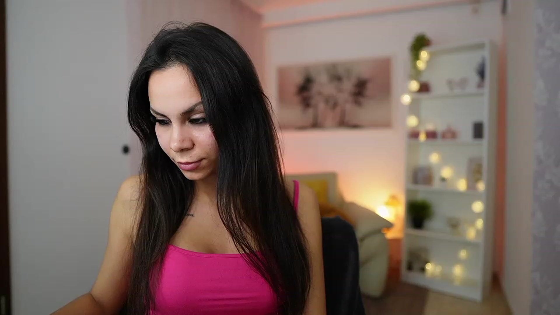 Gallery image thumbnail from Kyra_Angel's myfreecams stream on, 02/15/2024, 20:27 image 6 of 20