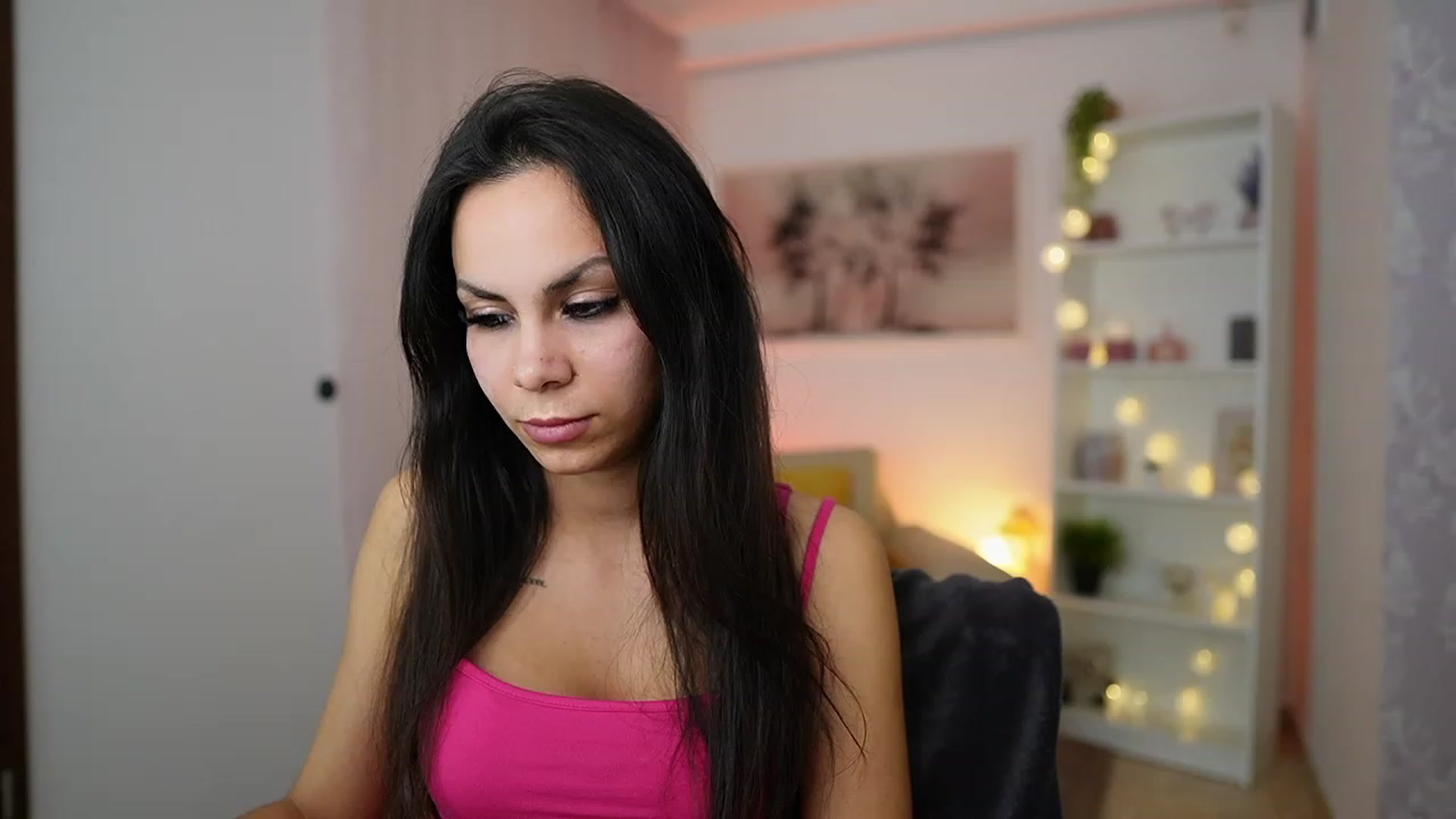 Gallery image thumbnail from Kyra_Angel's myfreecams stream on, 02/15/2024, 20:27 image 7 of 20