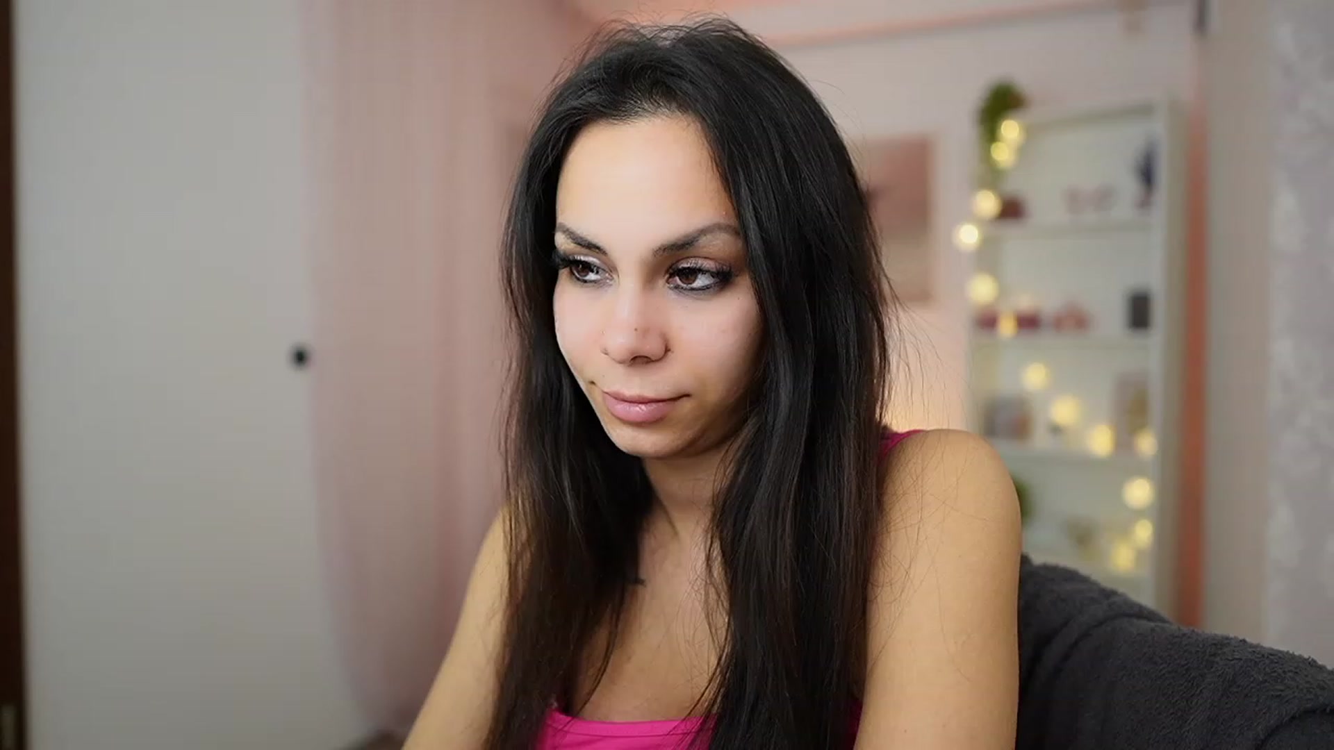 Gallery image thumbnail from Kyra_Angel's myfreecams stream on, 02/15/2024, 23:57 image 18 of 20