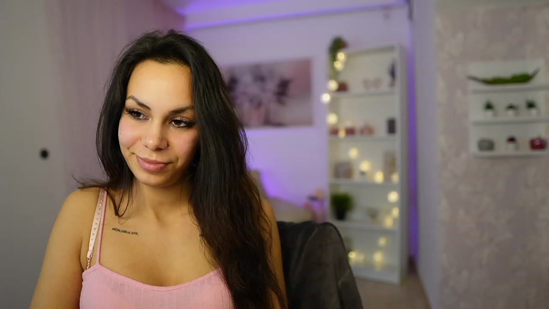 Gallery image thumbnail from Kyra_Angel's myfreecams stream on, 02/20/2024, 20:59 image 1 of 20