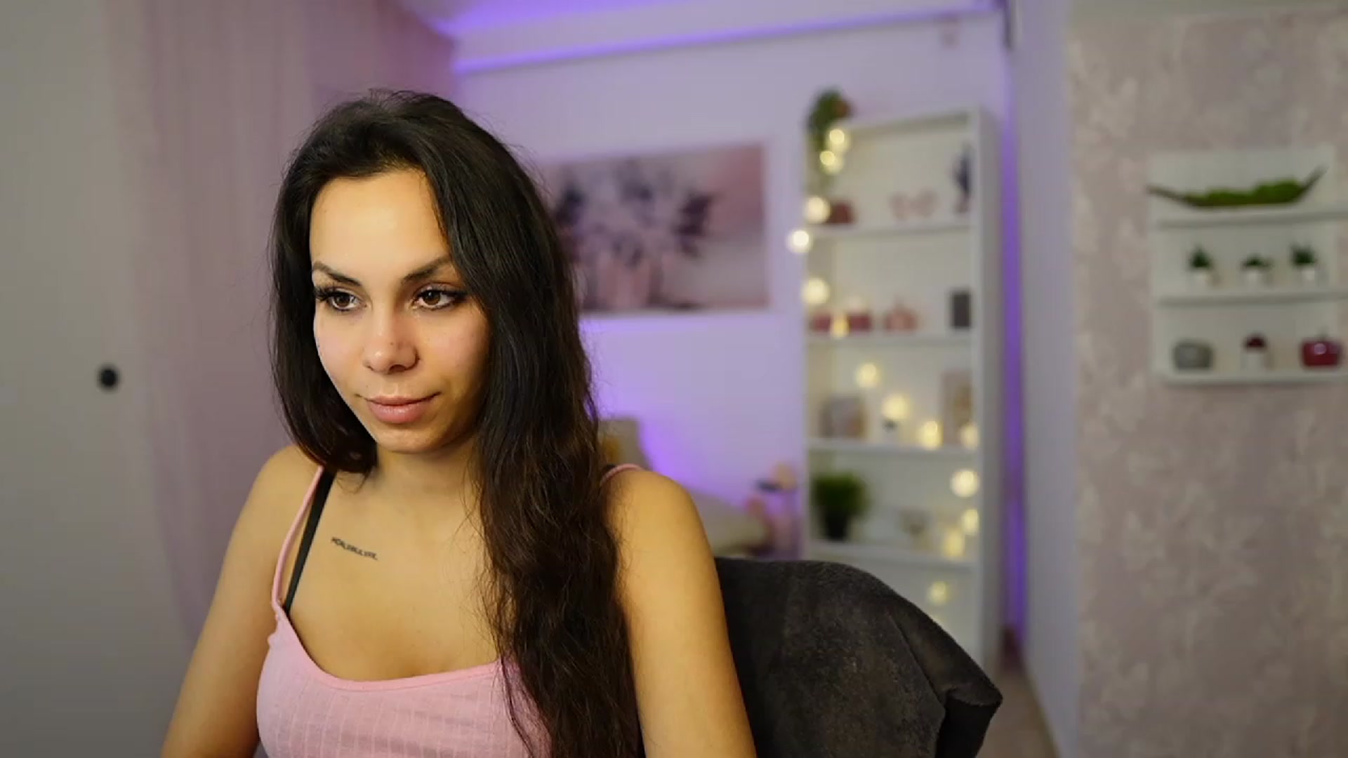 Gallery image thumbnail from Kyra_Angel's myfreecams stream on, 02/20/2024, 22:29 image 7 of 20