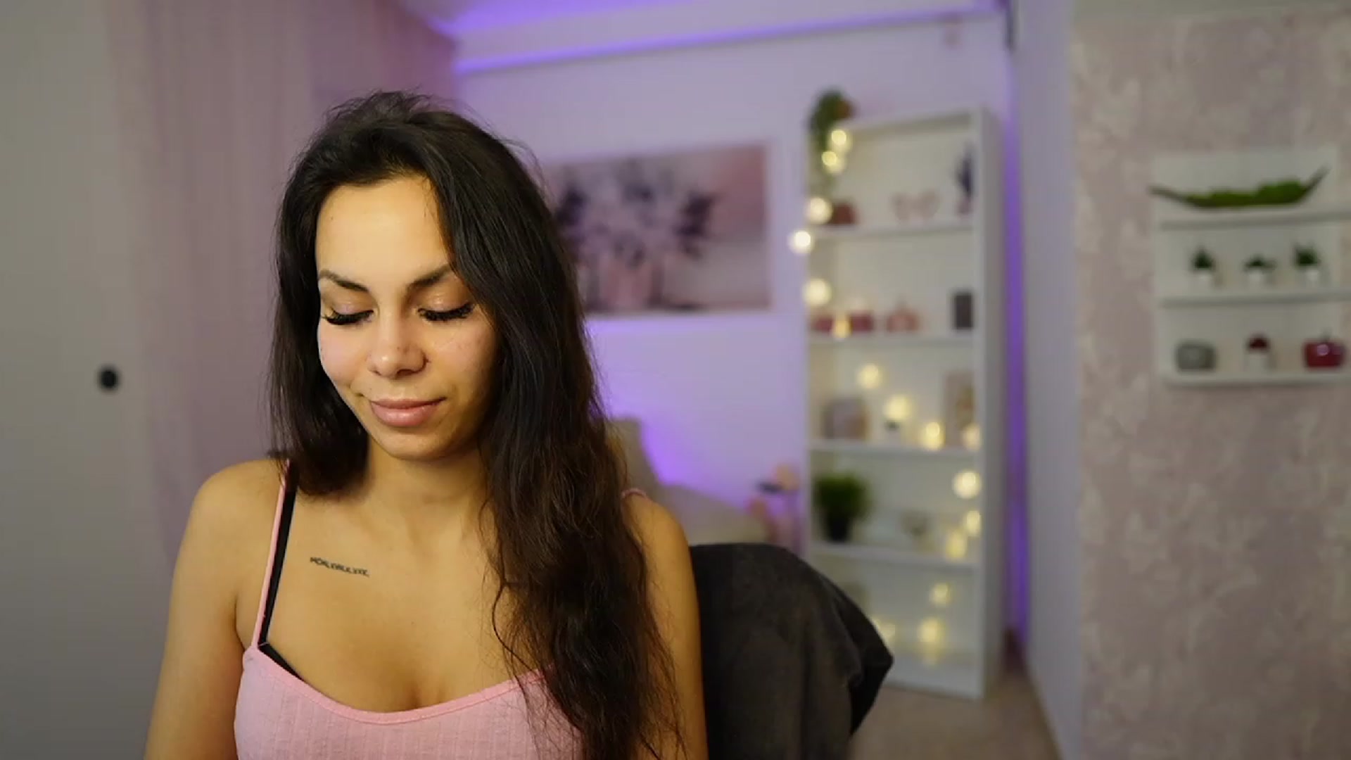 Gallery image thumbnail from Kyra_Angel's myfreecams stream on, 02/20/2024, 22:29 image 1 of 20