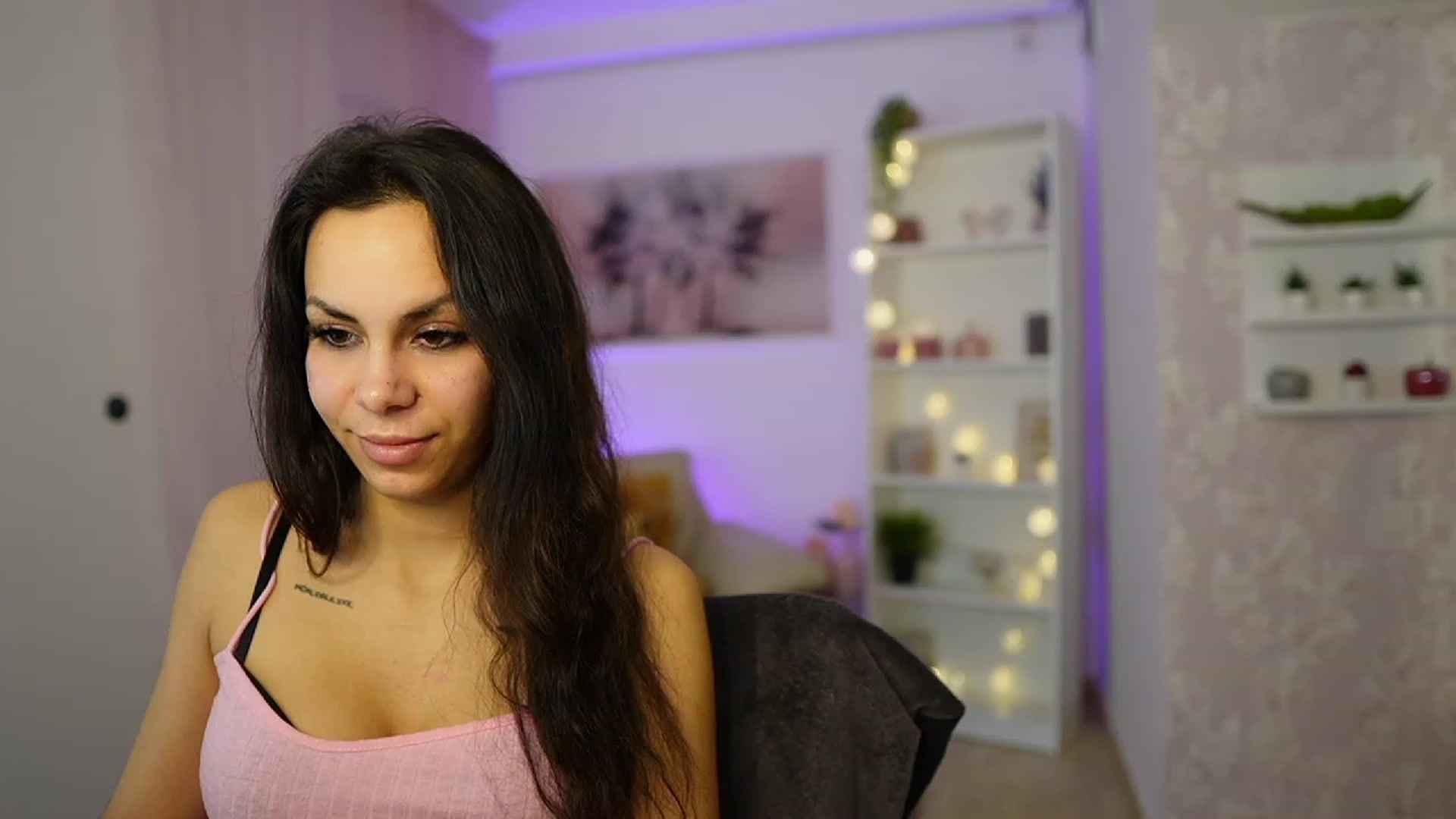 Gallery image thumbnail from Kyra_Angel's myfreecams stream on, 02/20/2024, 22:29 image 12 of 20