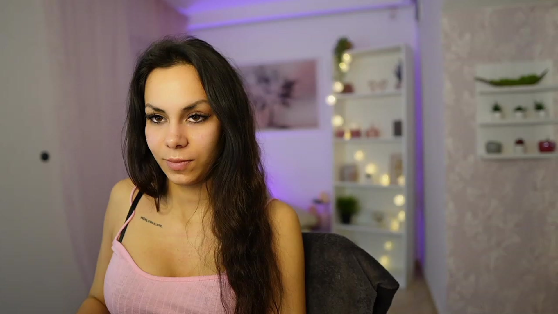 Gallery image thumbnail from Kyra_Angel's myfreecams stream on, 02/20/2024, 22:29 image 10 of 20