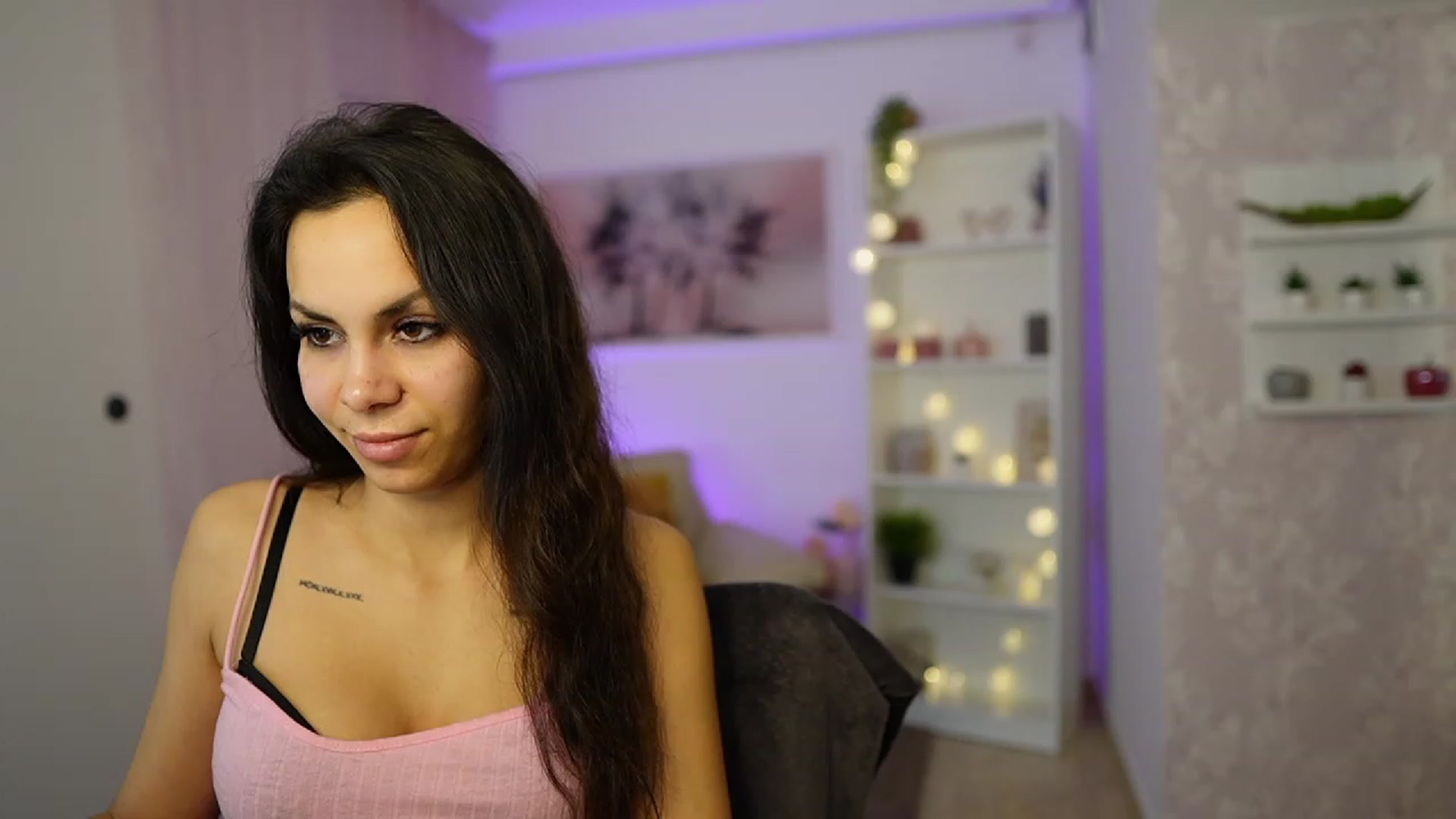 Gallery image thumbnail from Kyra_Angel's myfreecams stream on, 02/20/2024, 22:29 image 6 of 20