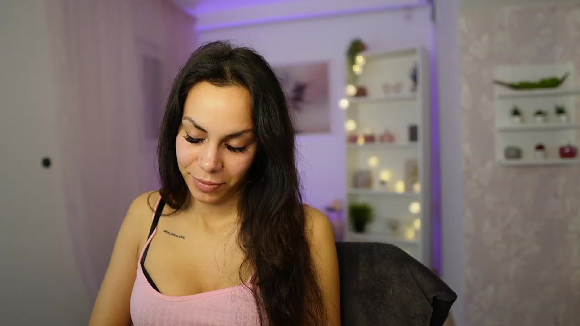 Gallery image thumbnail from Kyra_Angel's myfreecams stream on, 02/20/2024, 22:29 image 13 of 20