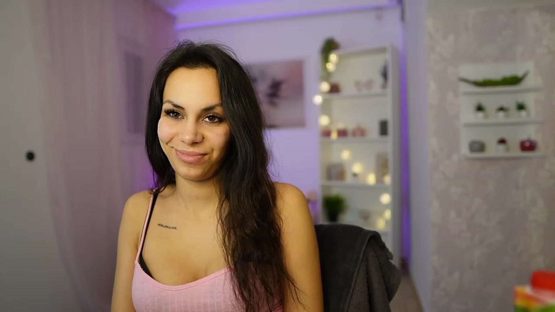 Gallery image thumbnail from Kyra_Angel's myfreecams stream on, 02/20/2024, 23:45 image 4 of 20