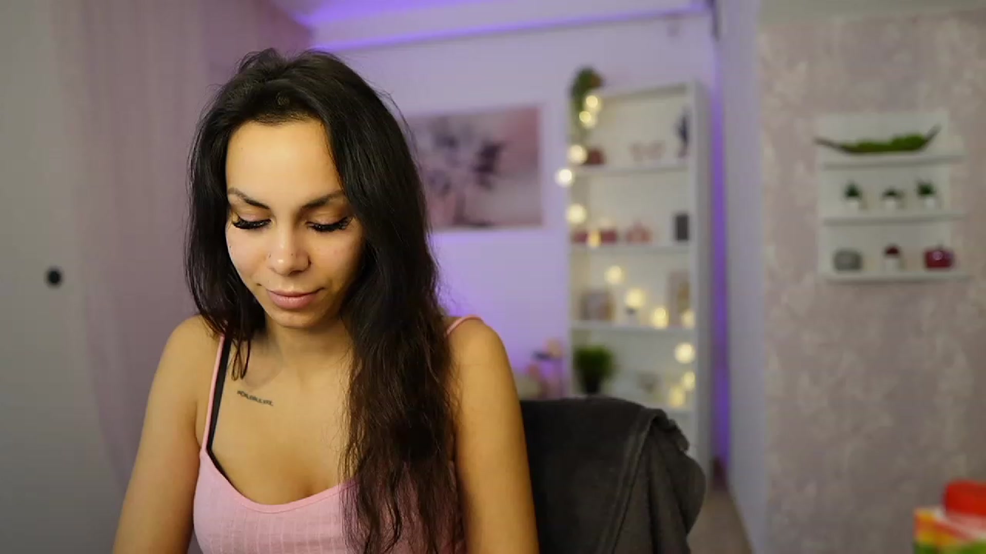 Gallery image thumbnail from Kyra_Angel's myfreecams stream on, 02/20/2024, 23:45 image 19 of 20