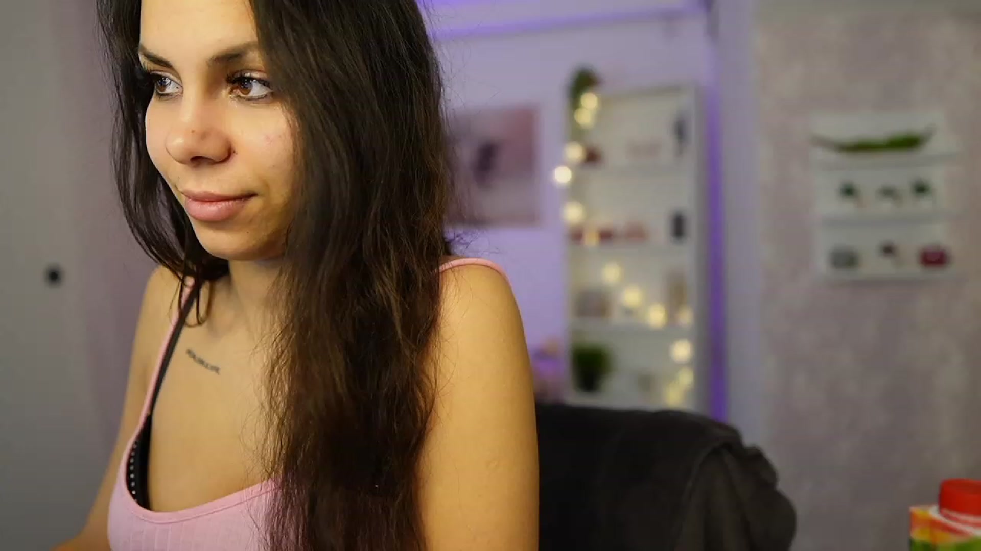 Gallery image thumbnail from Kyra_Angel's myfreecams stream on, 02/20/2024, 23:45 image 18 of 20
