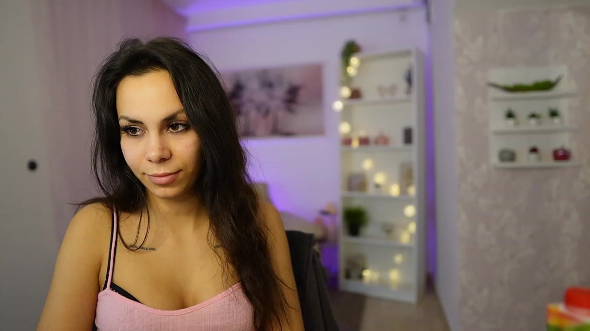 Gallery image thumbnail from Kyra_Angel's myfreecams stream on, 02/20/2024, 23:45 image 2 of 20