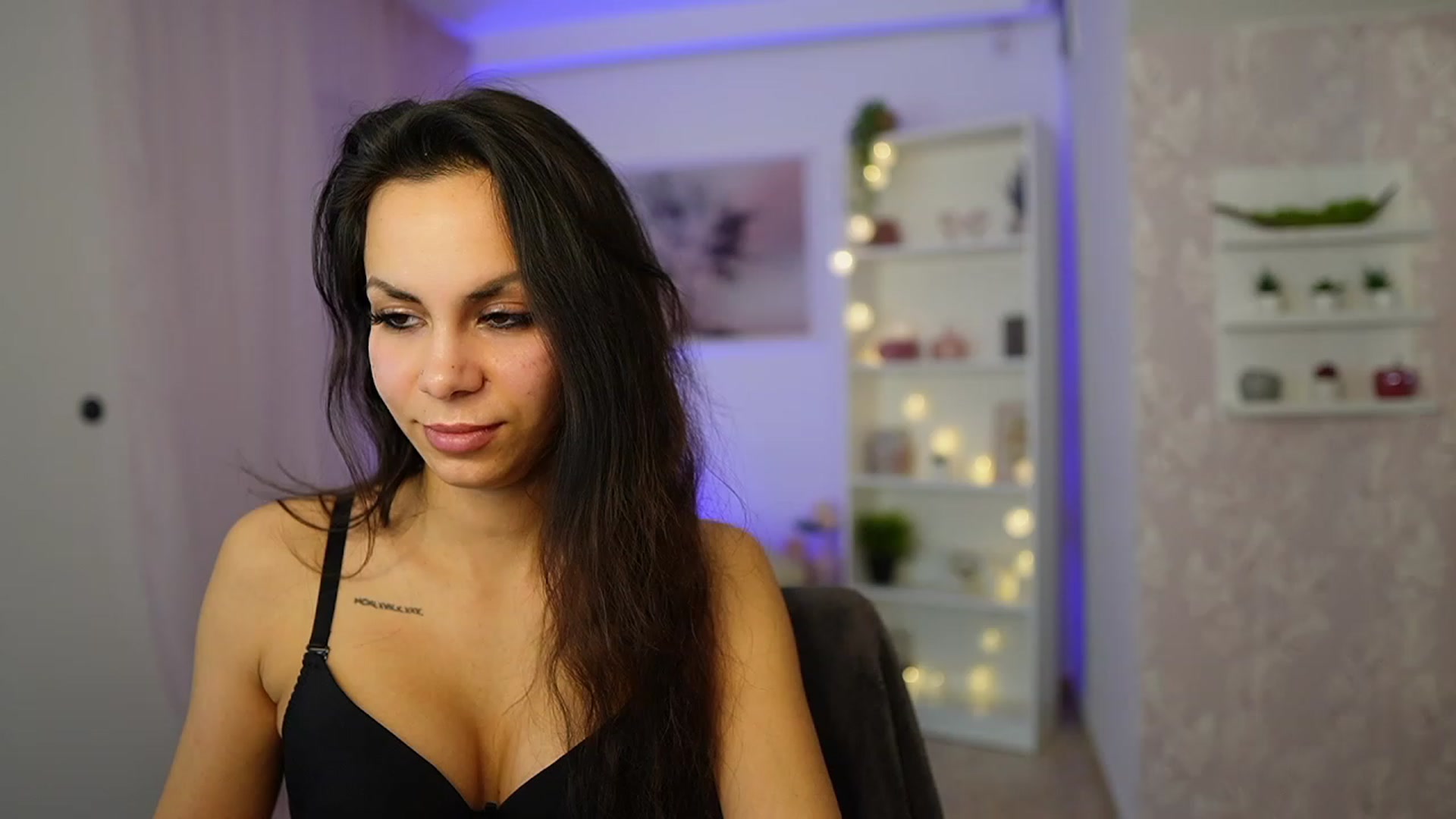 Gallery image thumbnail from Kyra_Angel's myfreecams stream on, 02/21/2024, 20:58 image 13 of 20