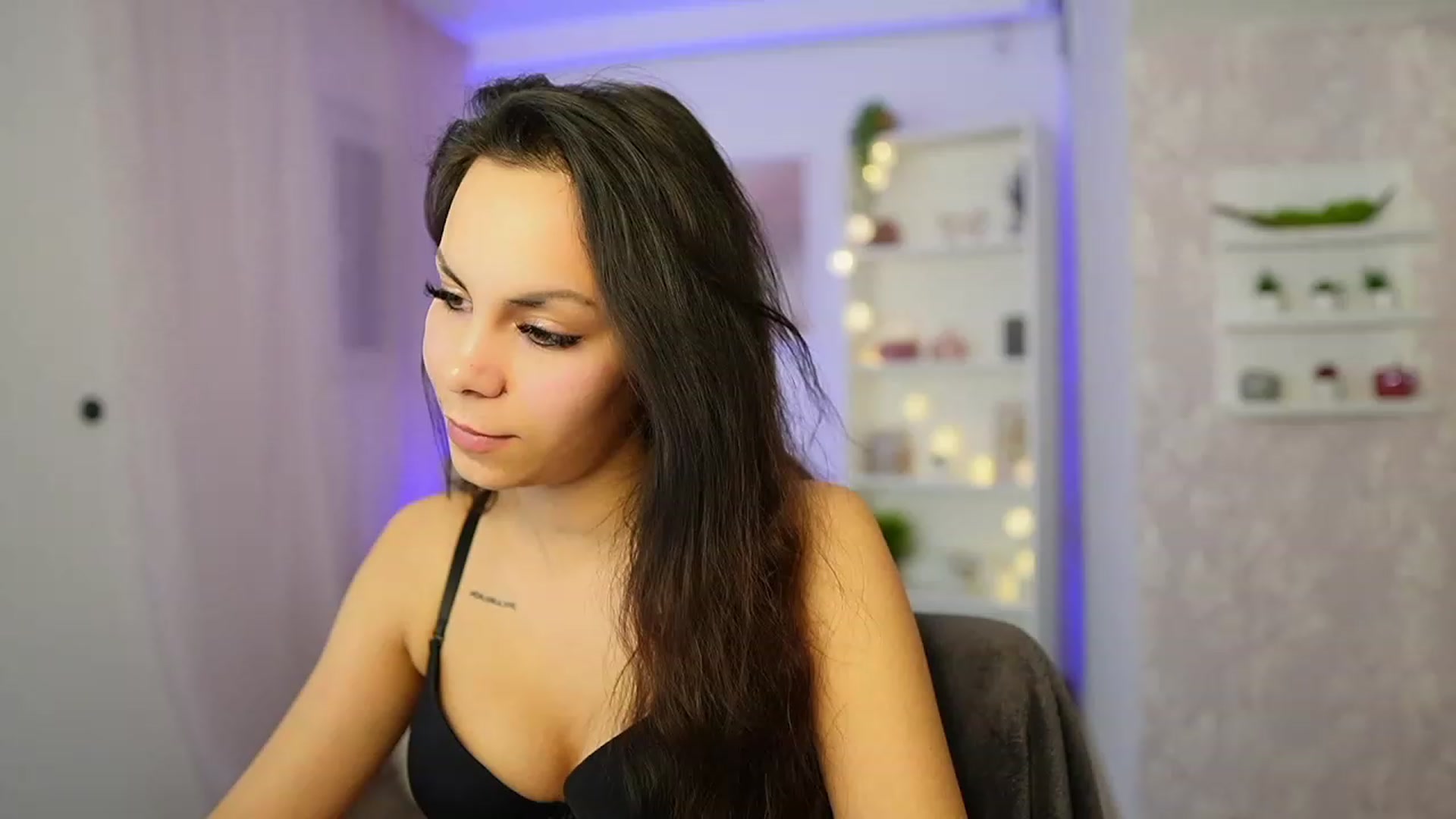 Gallery image thumbnail from Kyra_Angel's myfreecams stream on, 02/21/2024, 20:58 image 7 of 20