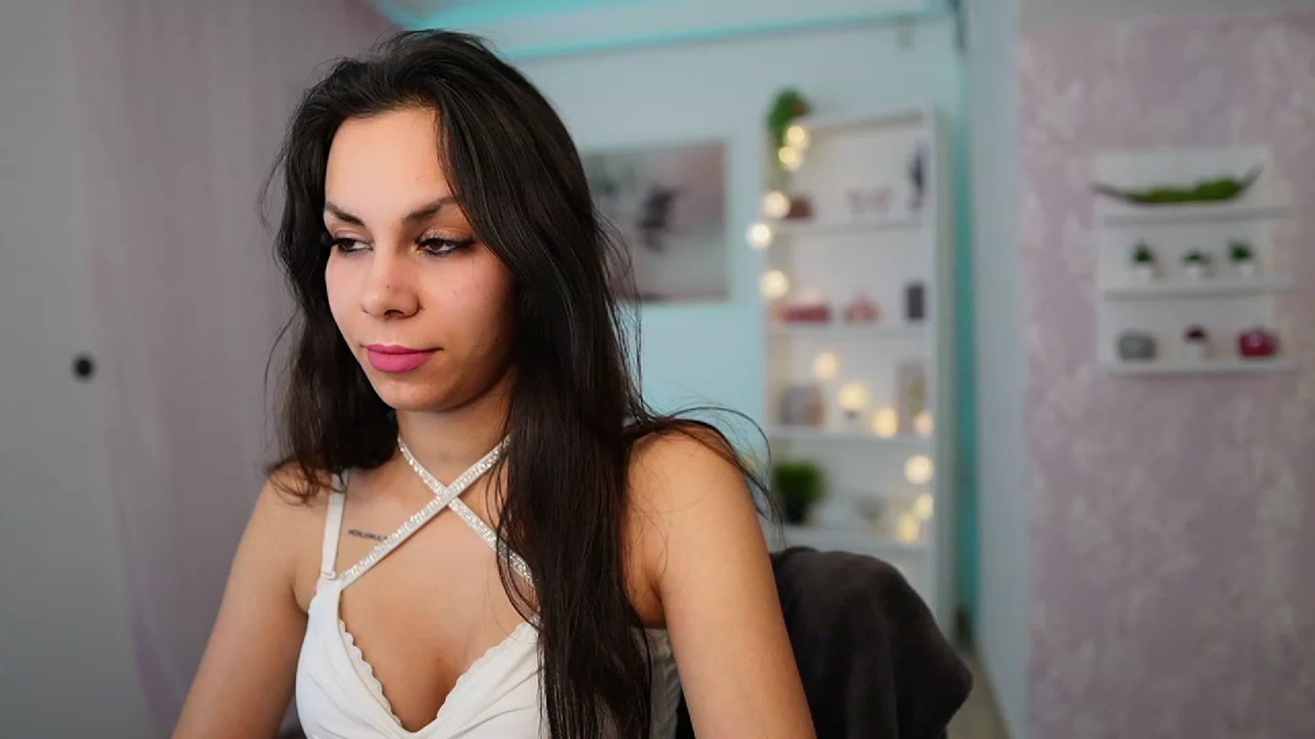Gallery image thumbnail from Kyra_Angel's myfreecams stream on, 02/25/2024, 21:04 image 11 of 20