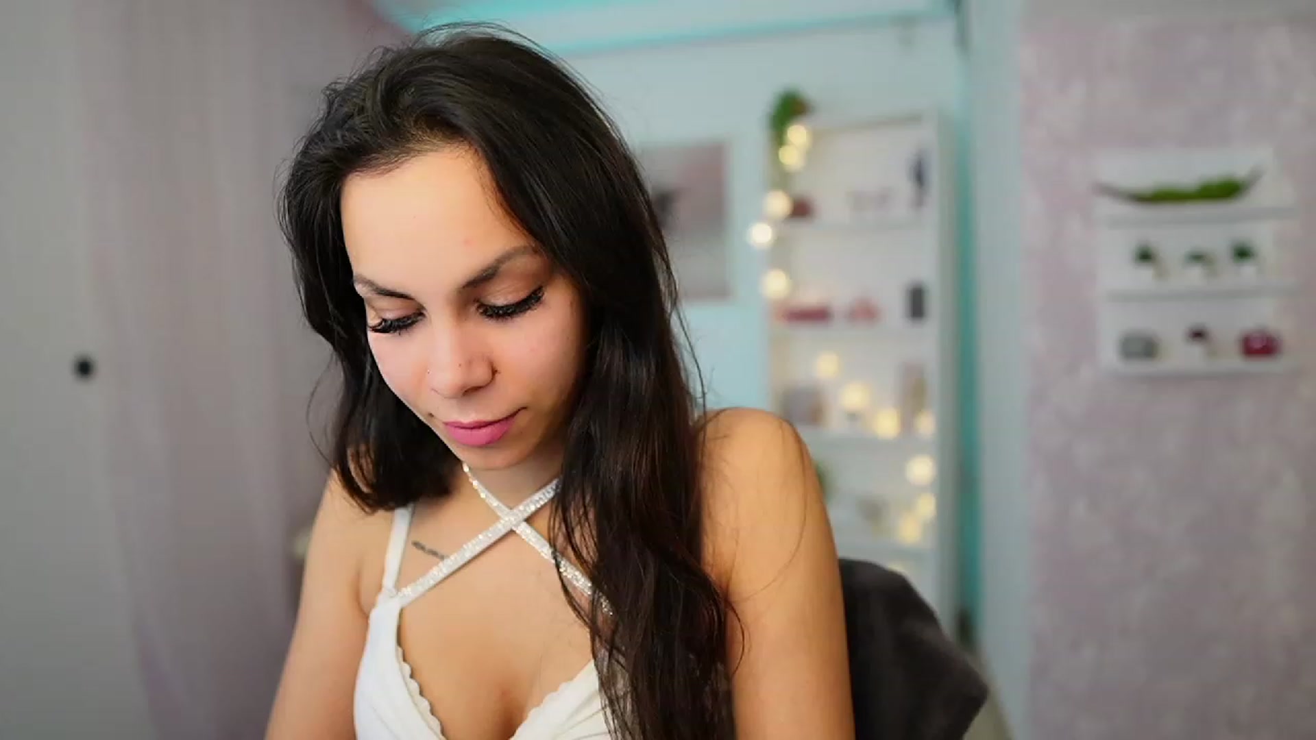Gallery image thumbnail from Kyra_Angel's myfreecams stream on, 02/25/2024, 21:04 image 1 of 20