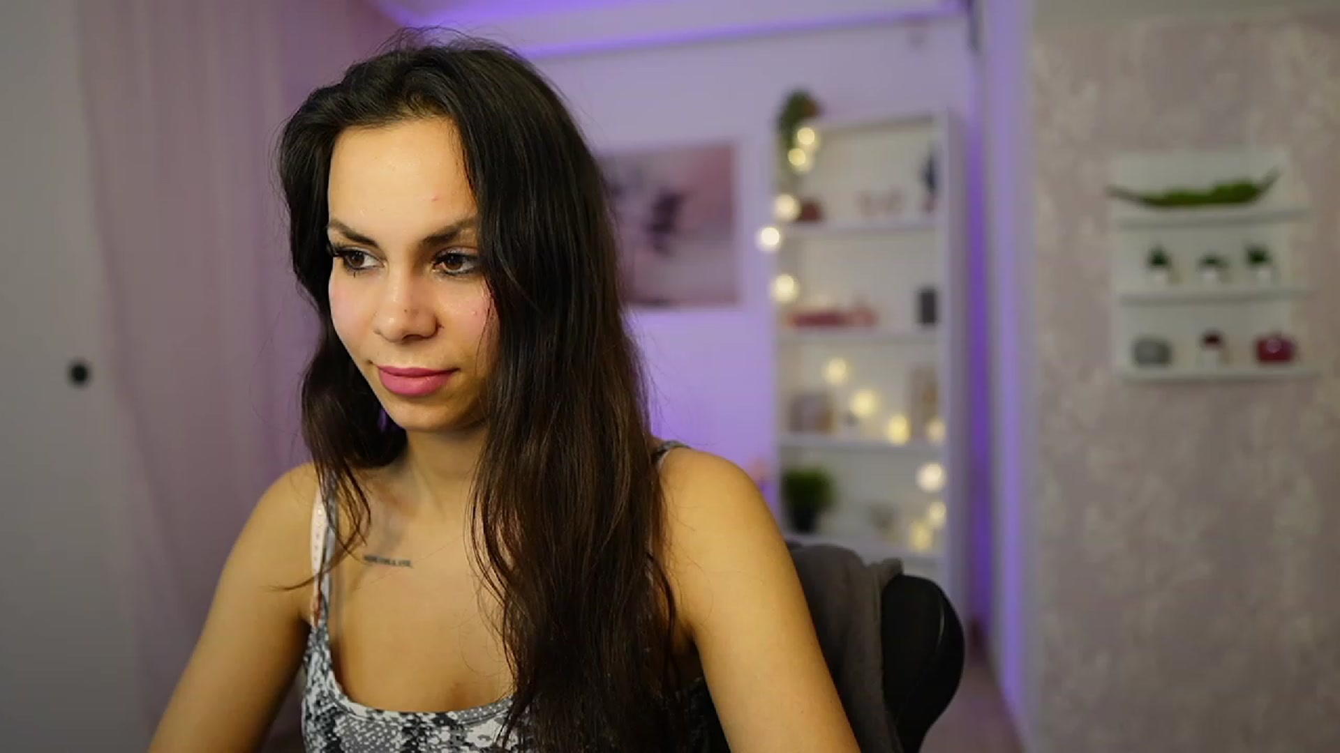 Gallery image thumbnail from Kyra_Angel's myfreecams stream on, 02/26/2024, 22:27 image 17 of 20