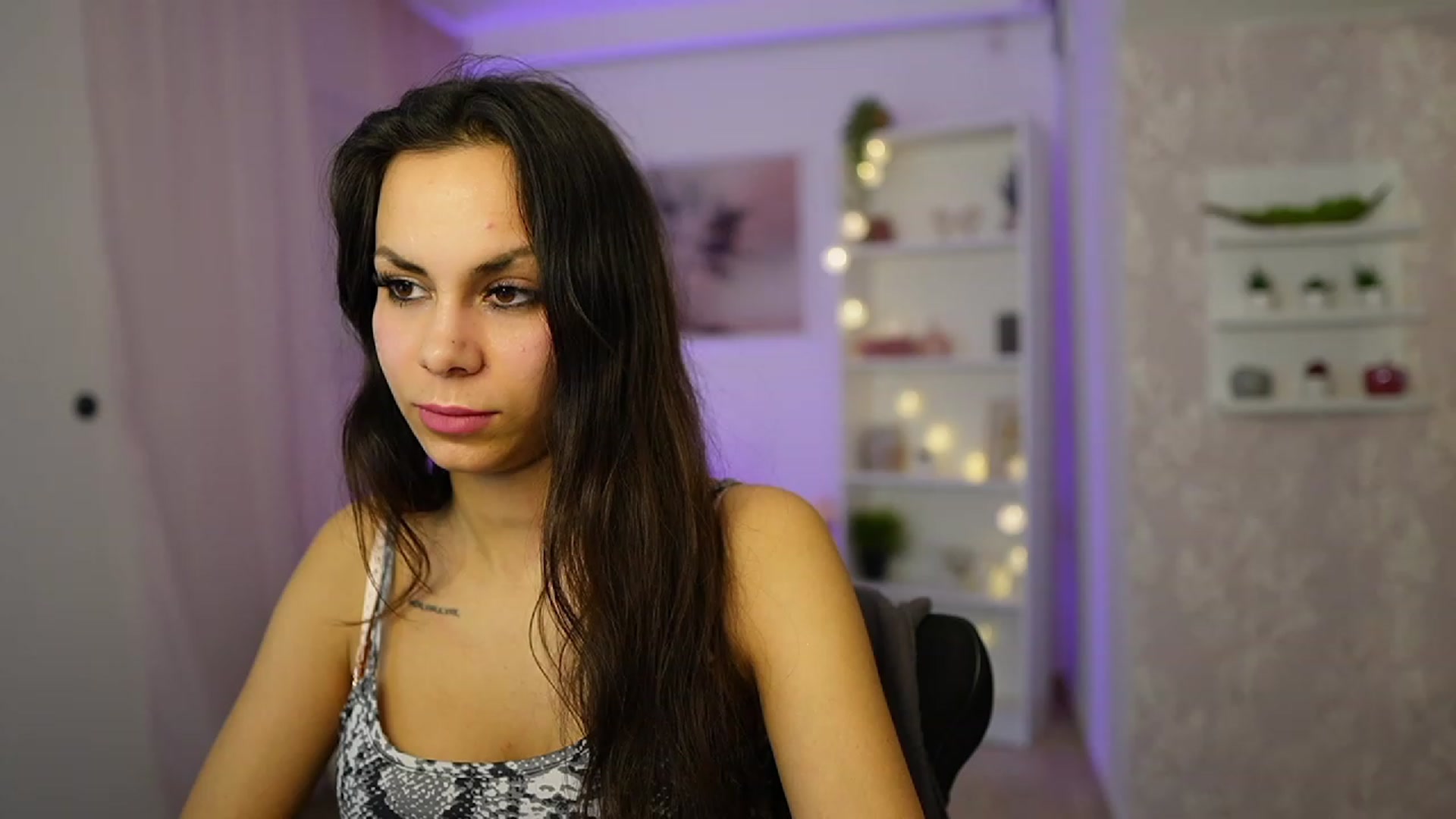 Gallery image thumbnail from Kyra_Angel's myfreecams stream on, 02/26/2024, 22:27 image 19 of 20